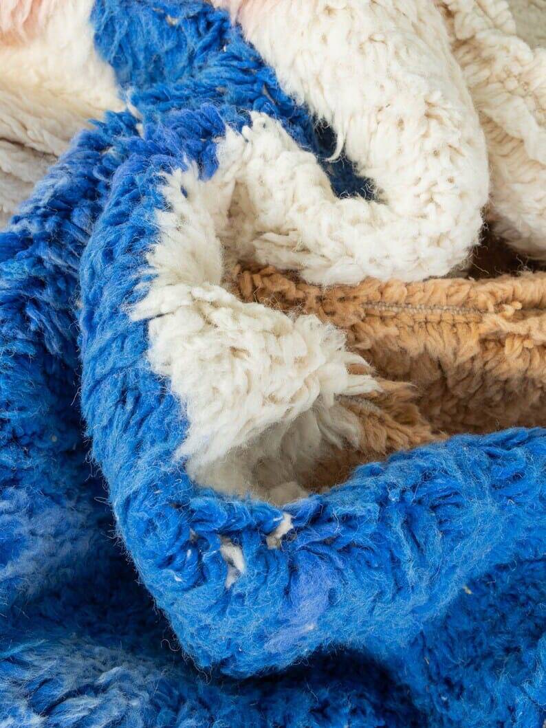 Handwoven natural wool rug, coloured, 1.5/2.5 m.