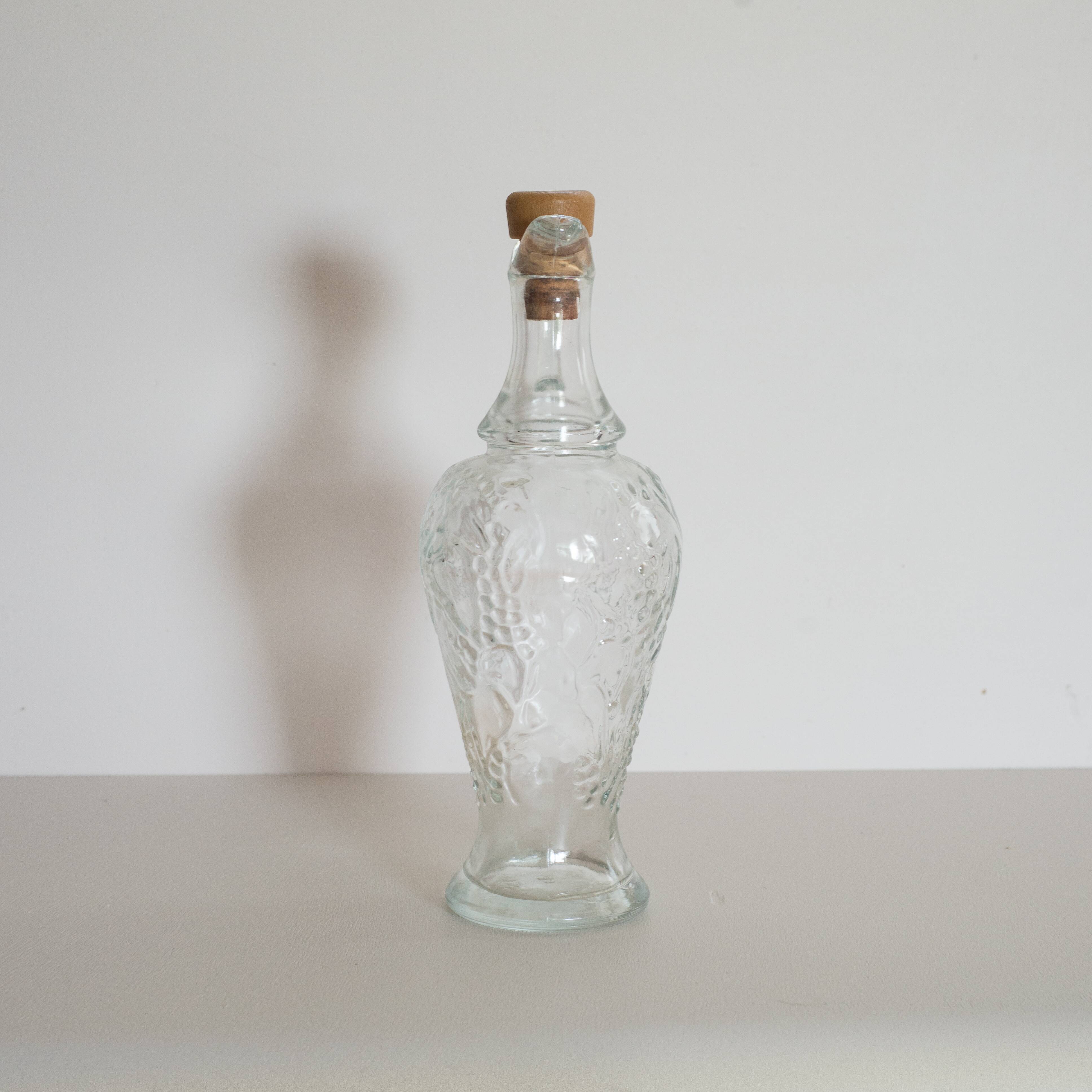Glass carafe bottle