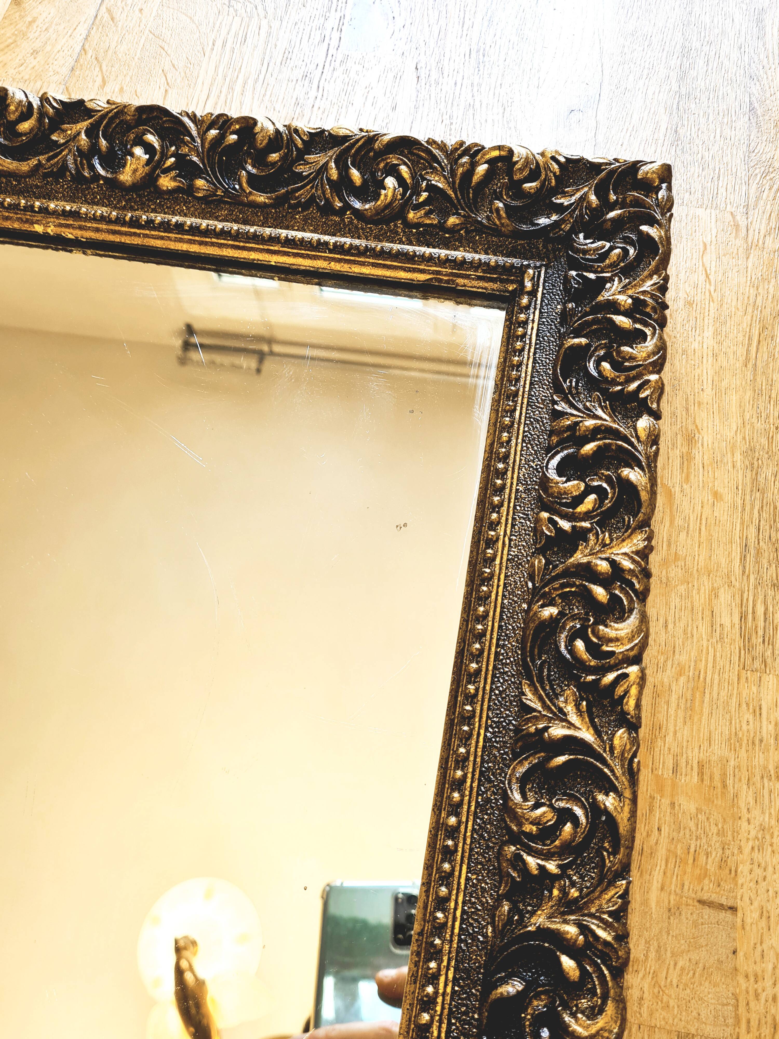 Miroir Doré Baroque – Charme Classique