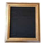 Wooden frame decorated with a frieze.