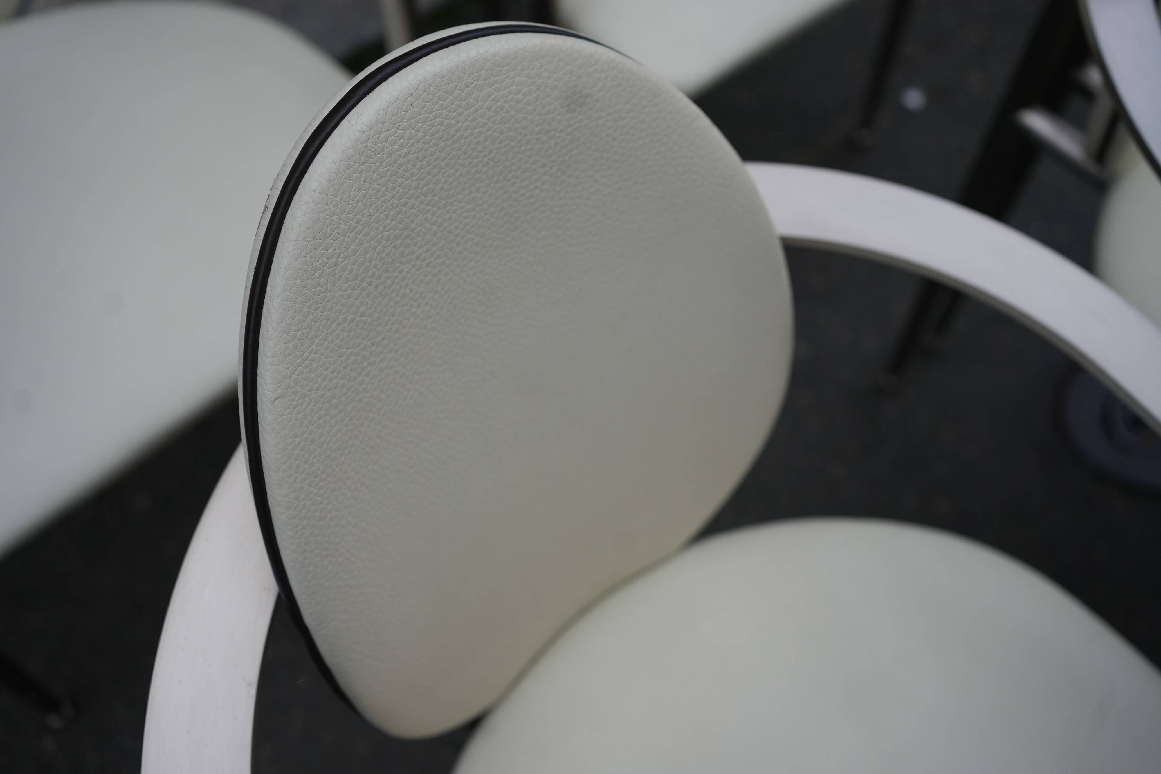 Belgochrom white chairs