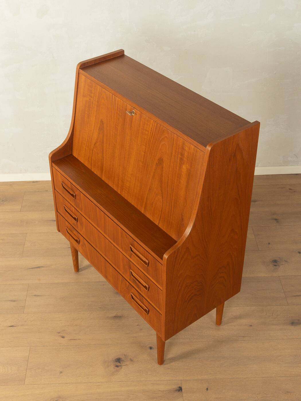 Bureau des années 1960, Gunnar Nielsen Tibergaard