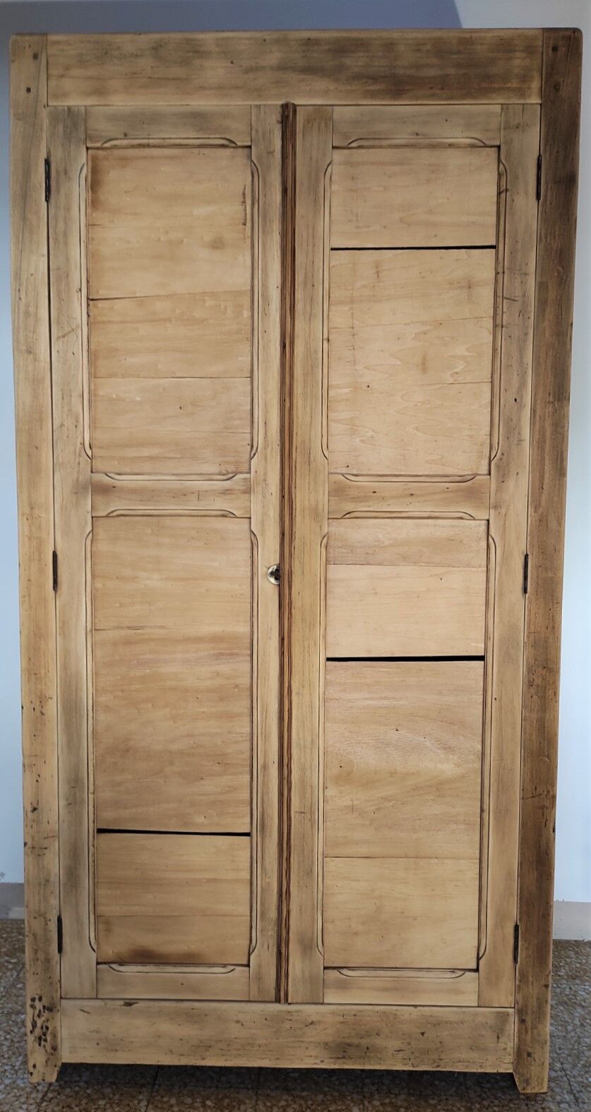 Armoire parisienne