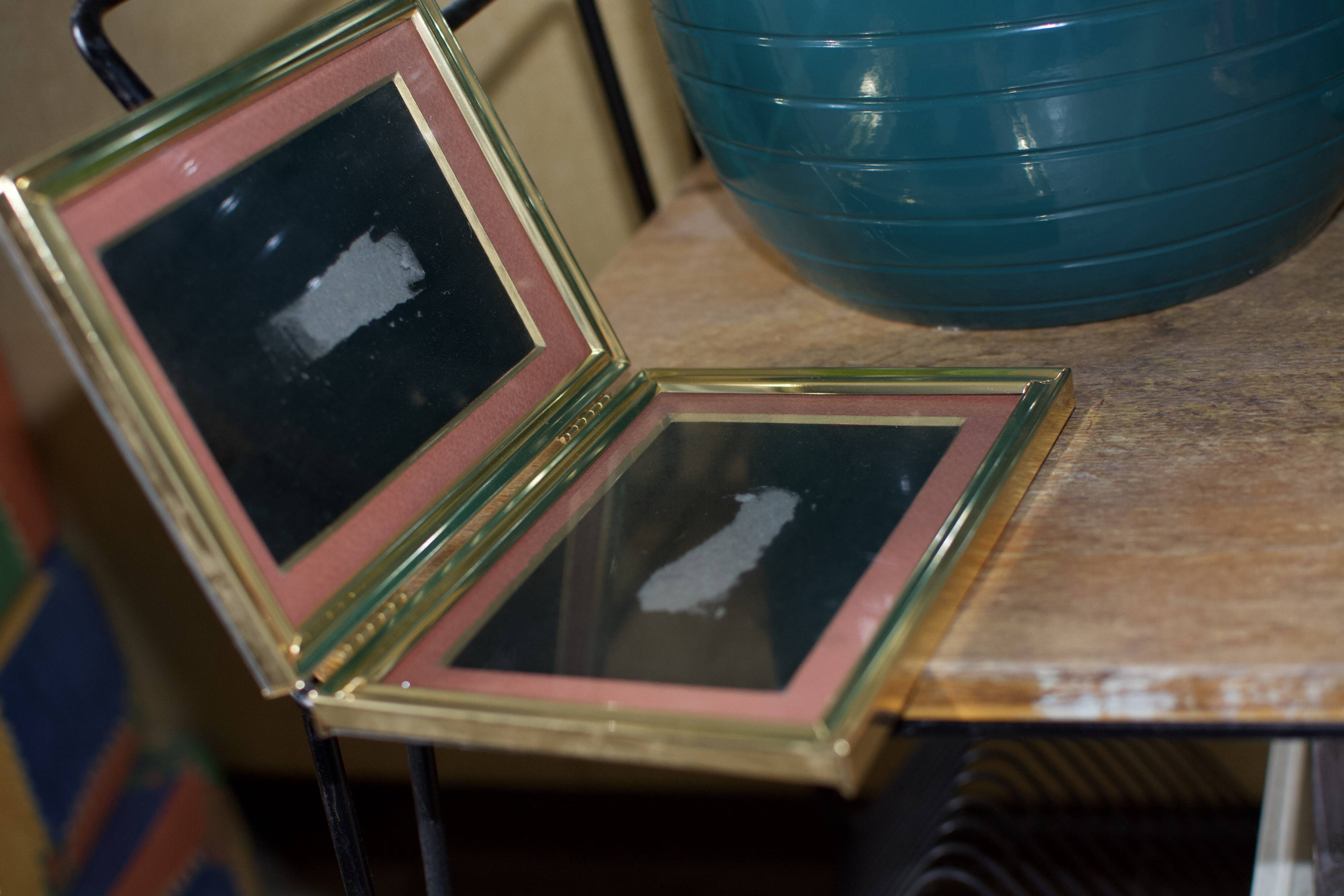Foldable vintage gold photo frames