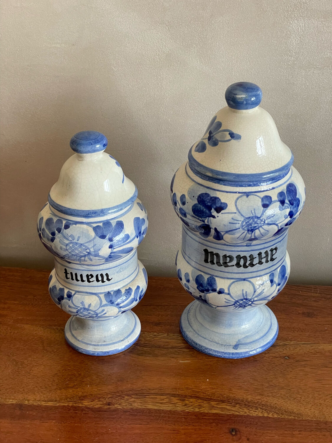 2 pots apothecary linden mint