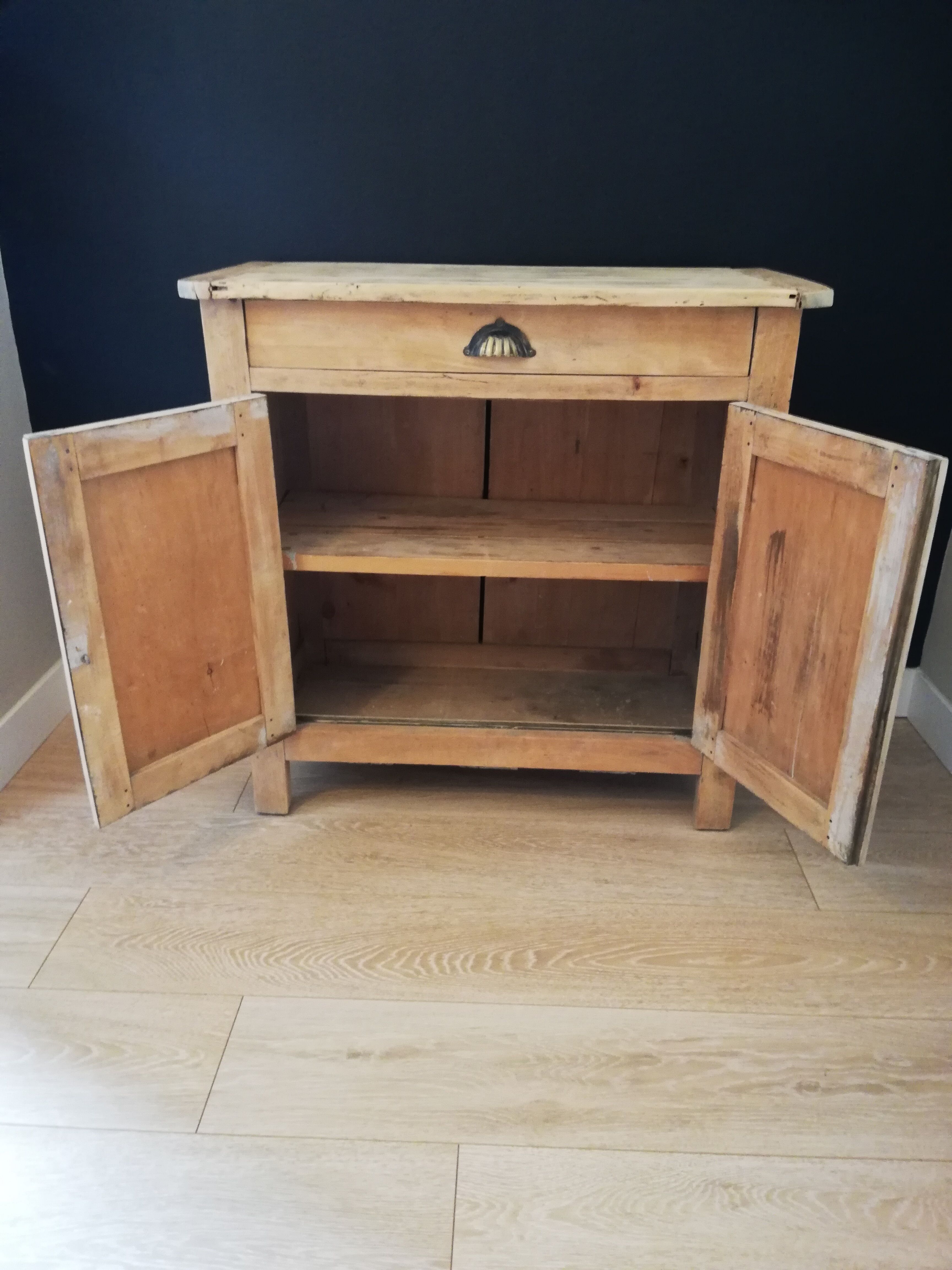 Parisian raw wood buffet