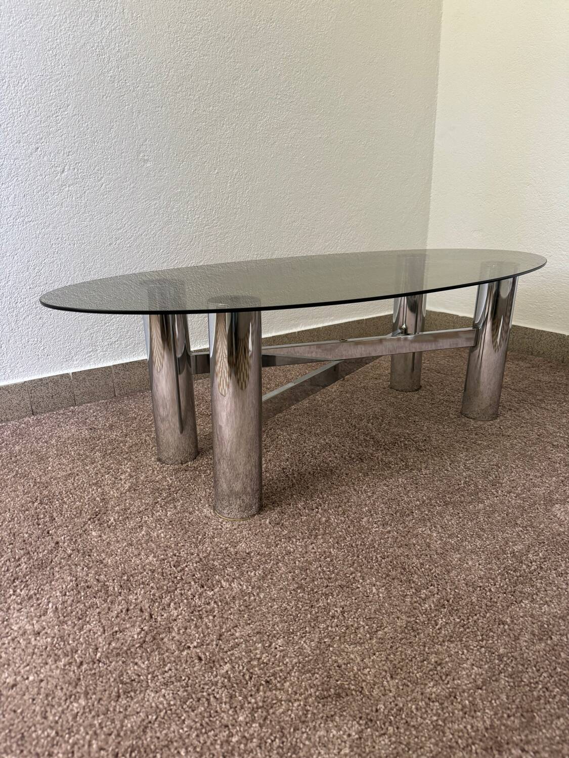 Table basse métal chromé verre fumé années 70