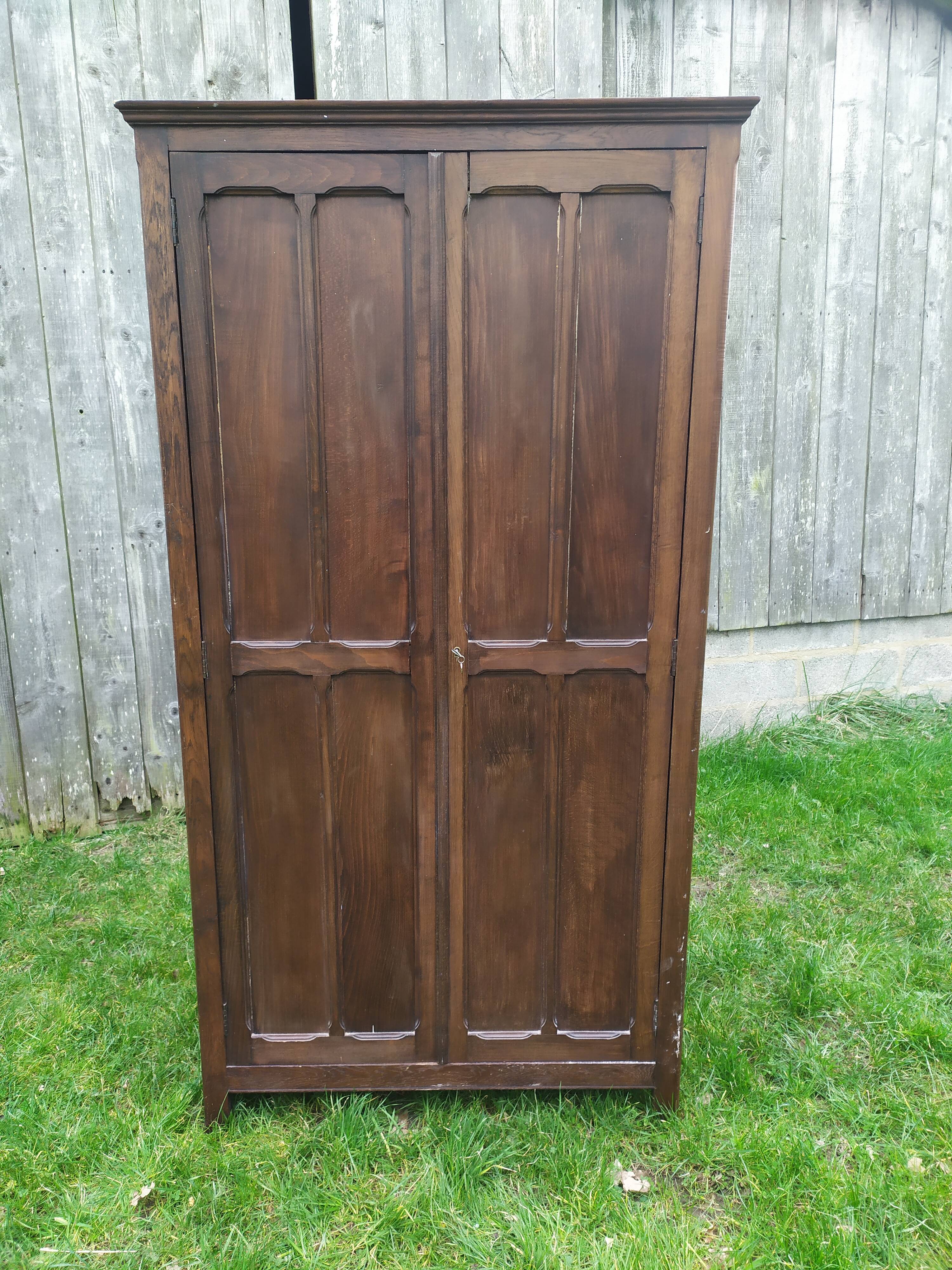 Armoire parisienne