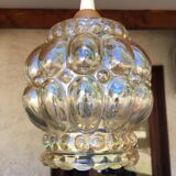 Suspension, globe en verre moulé de couleur ambre
