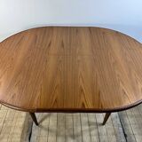 G-PLAN round teak table with butterfly extension, 1960s