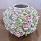 Vase en barbotine, décor floral