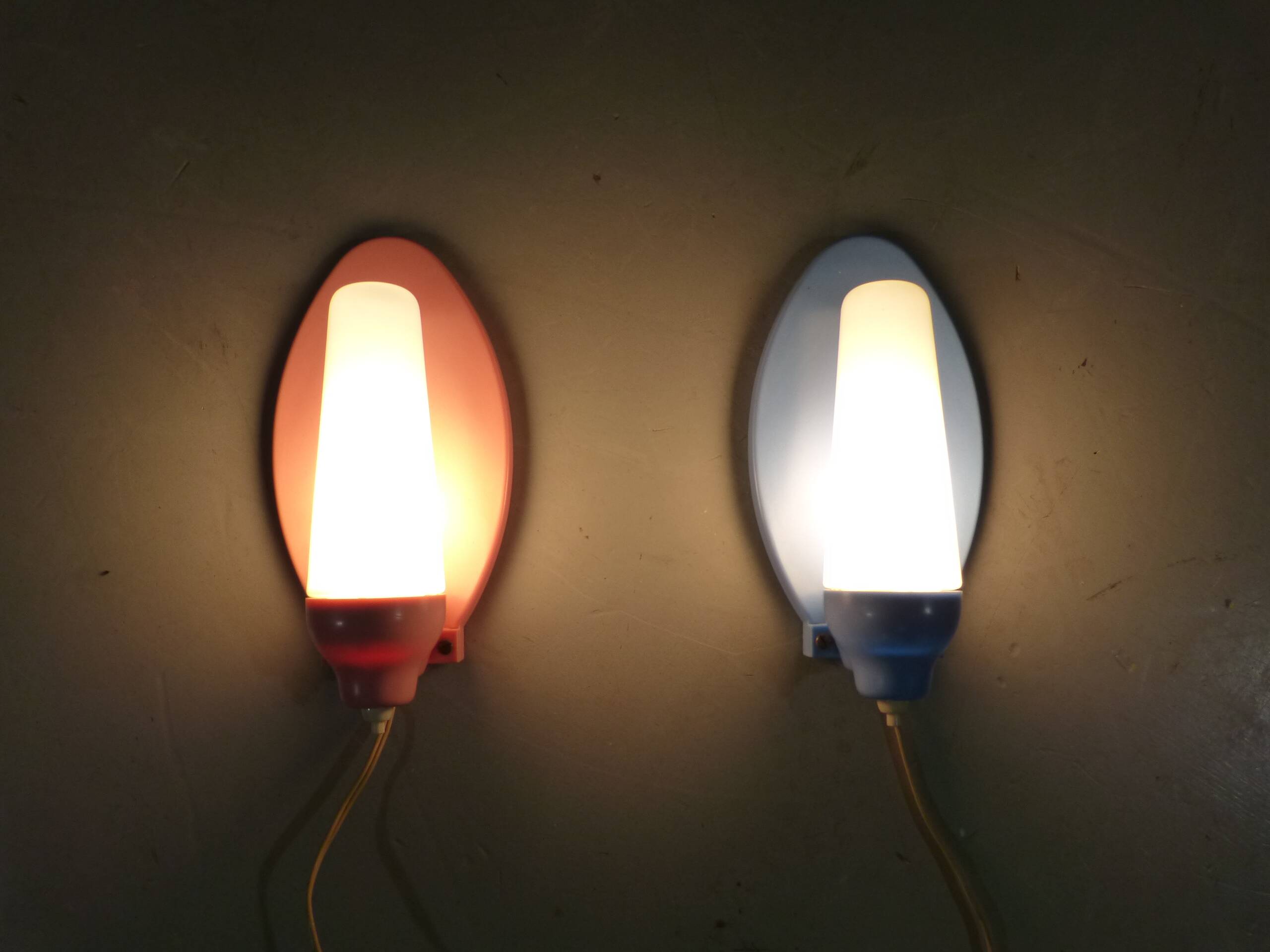 Set of 2 Wall lamps pink & blue 1950’s