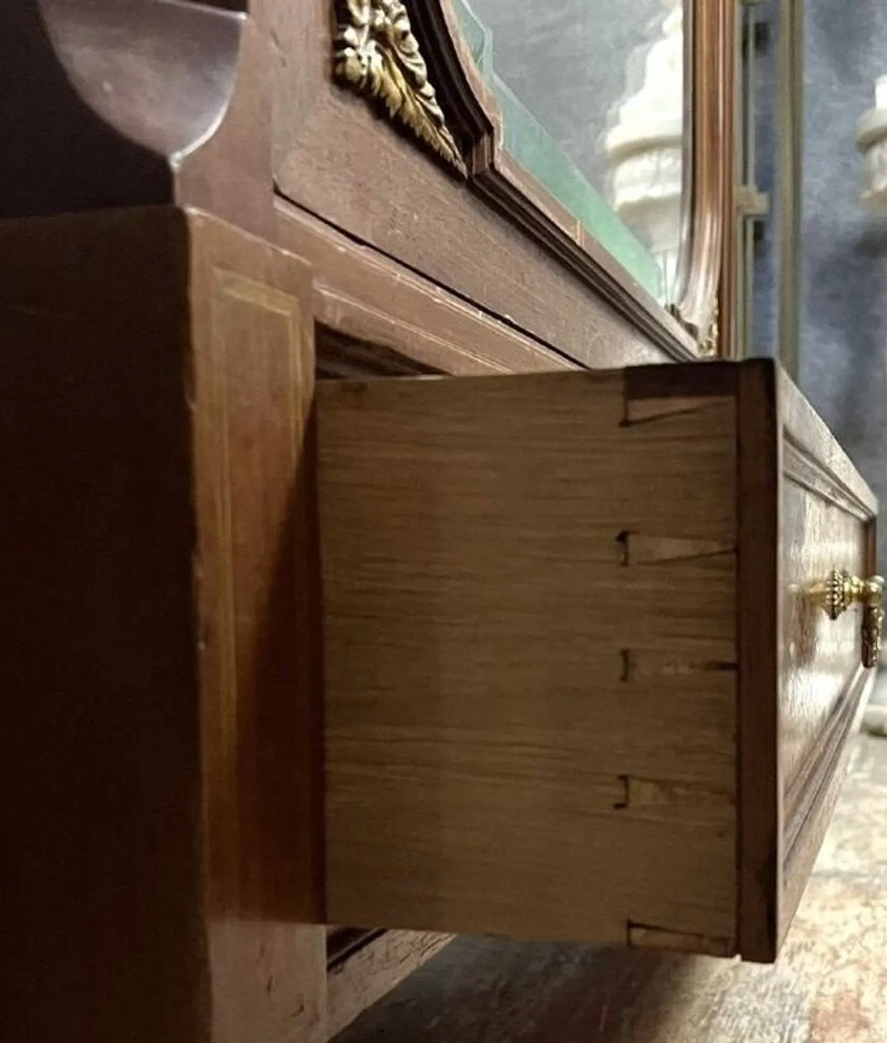 Parisian library Louis XVI in precious wood and gilded bronze