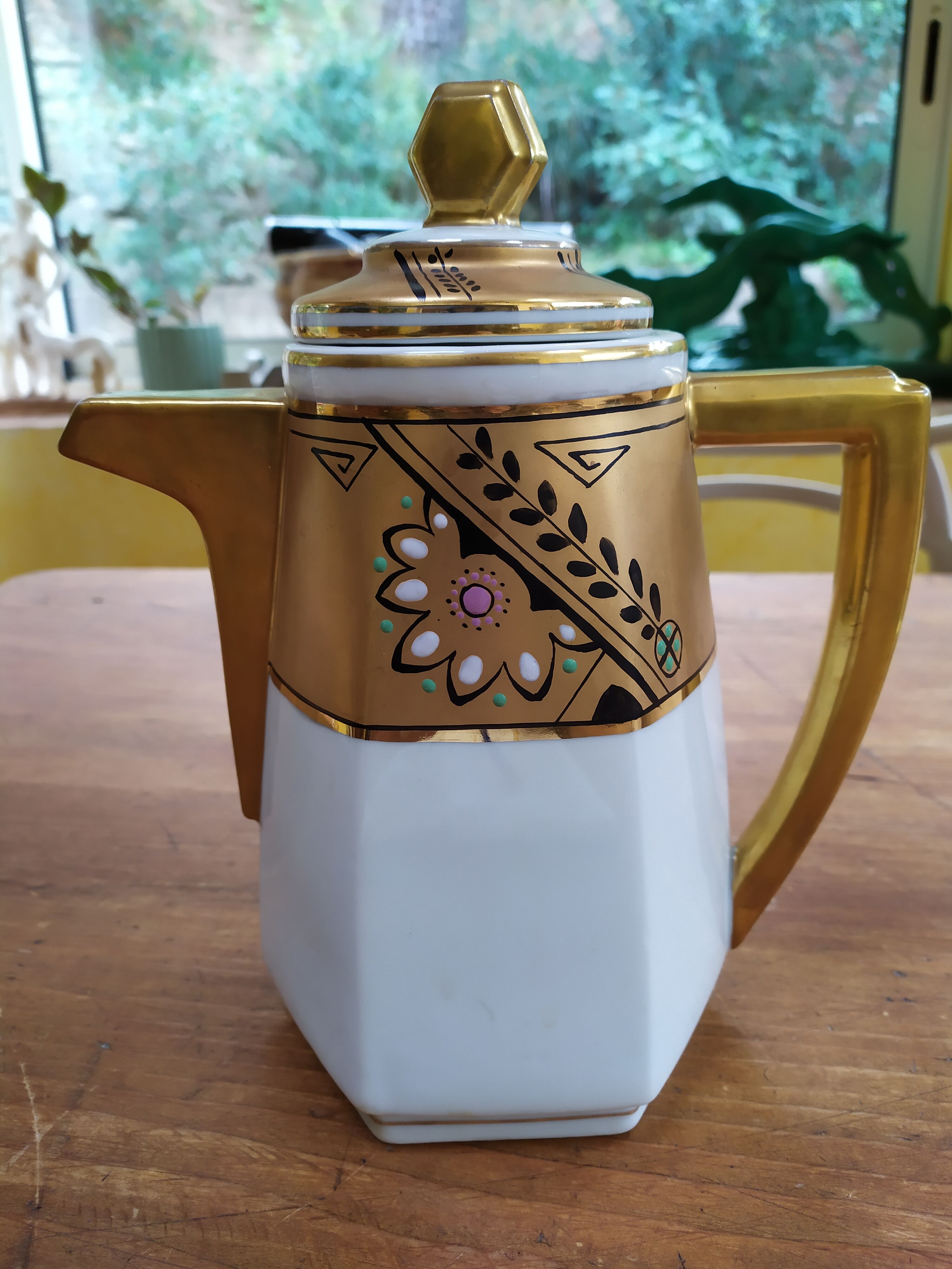 Art deco coffee maker