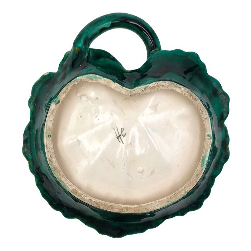 Ancient plate in leaf-shaped earthenware