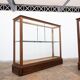 Central museum display cases in oak – Early 20th century