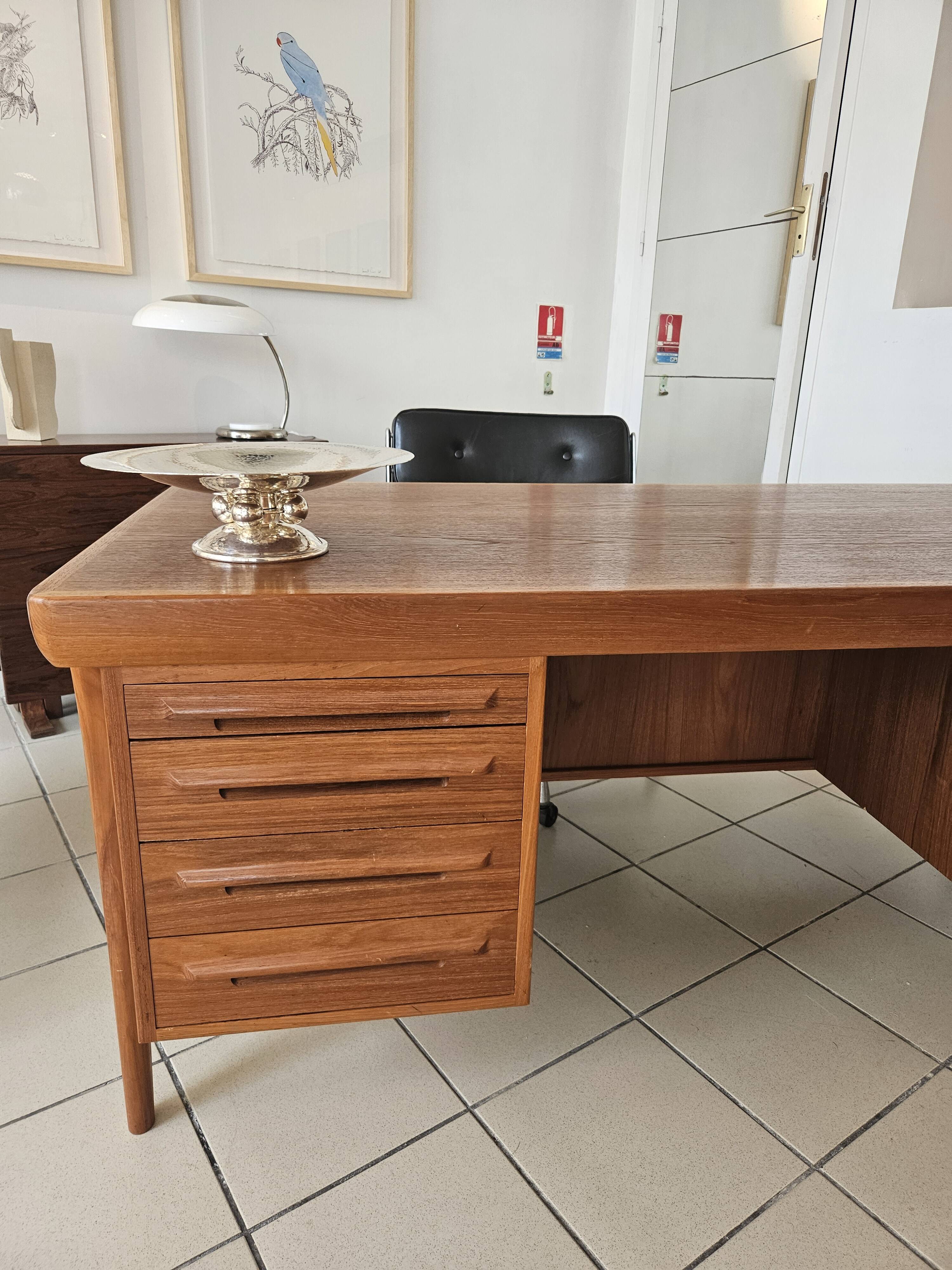 Scandinavian double-sided minister's desk