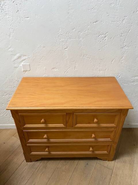 Chest of drawers