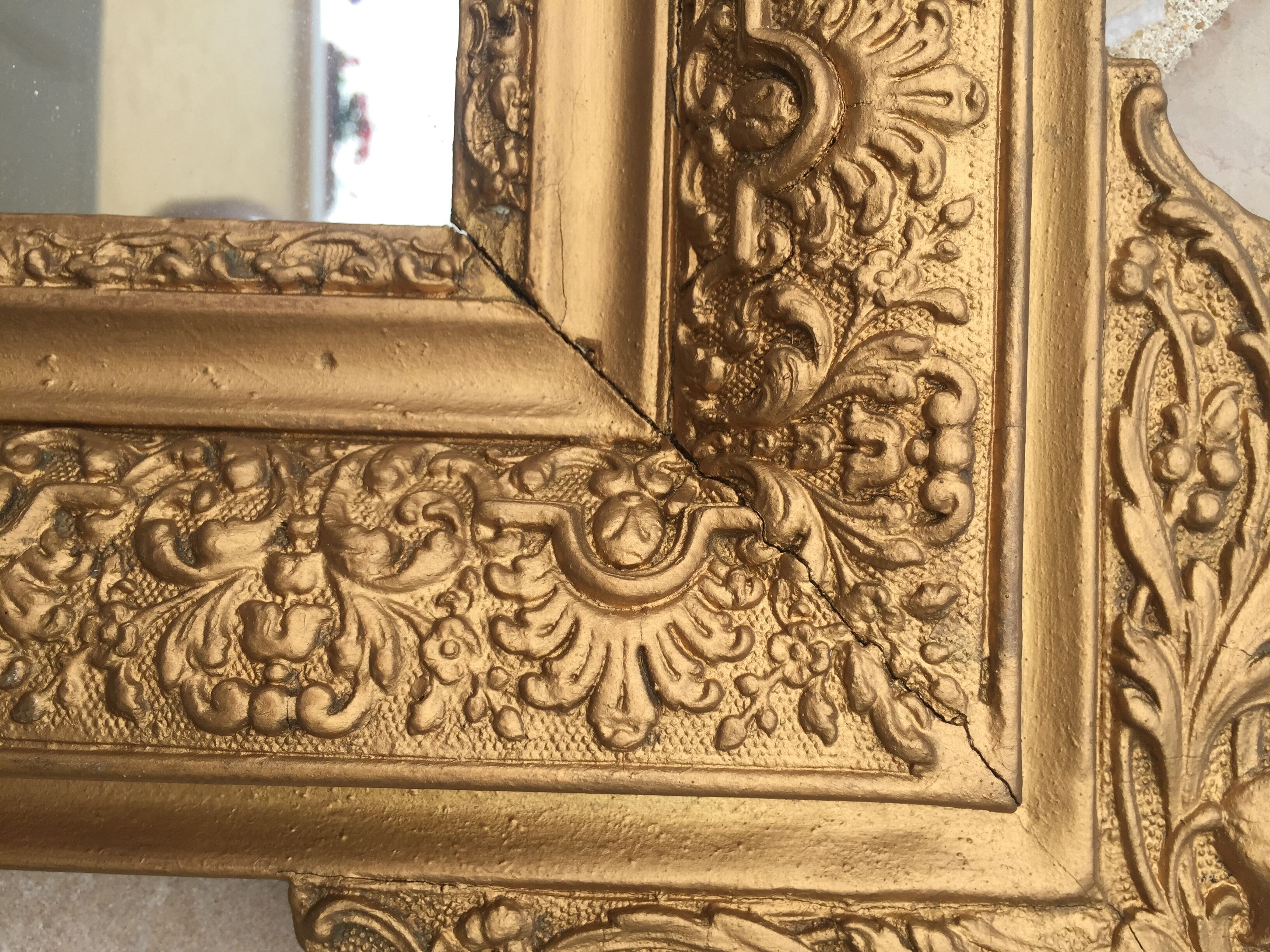Old mirror in gilded wood and stucco 120 x 85 cm