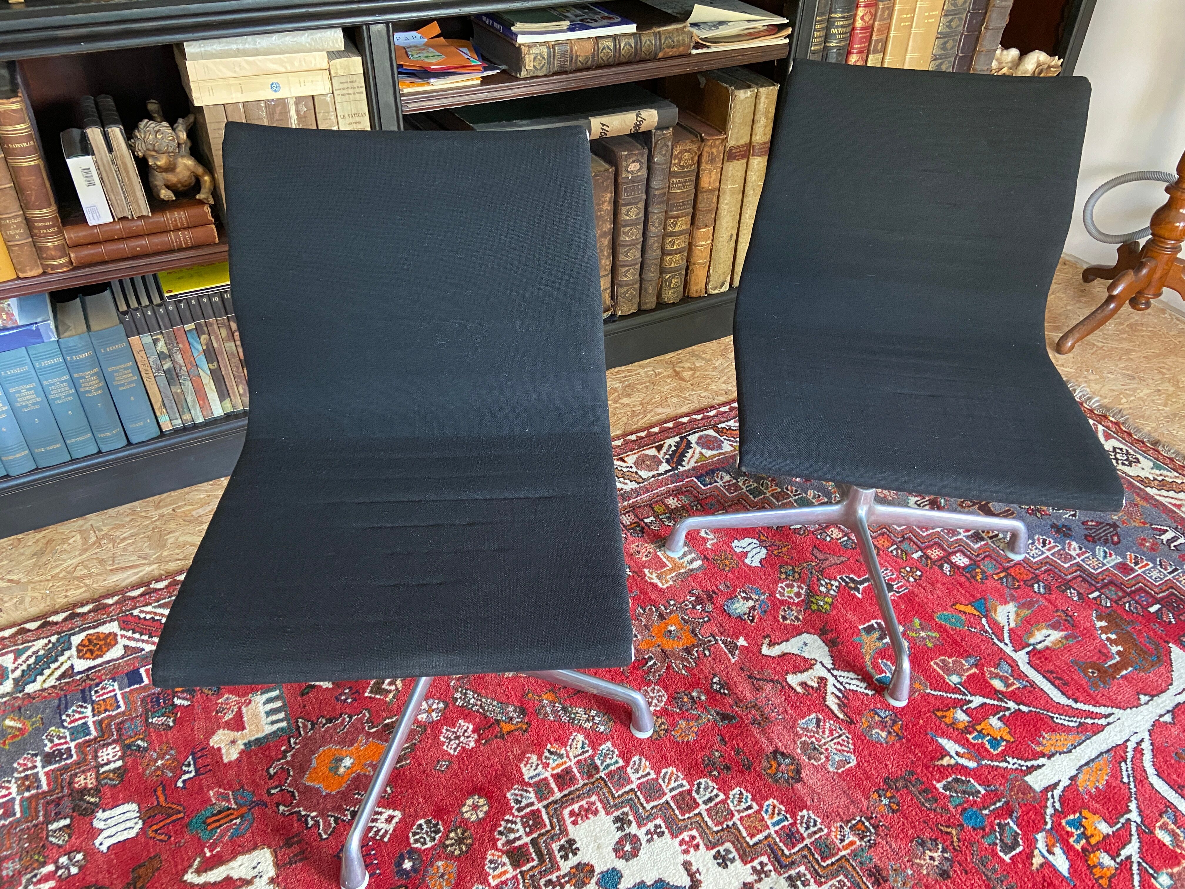 pair of Charles & Ray Eames chairs for Herman Miller model EA 106