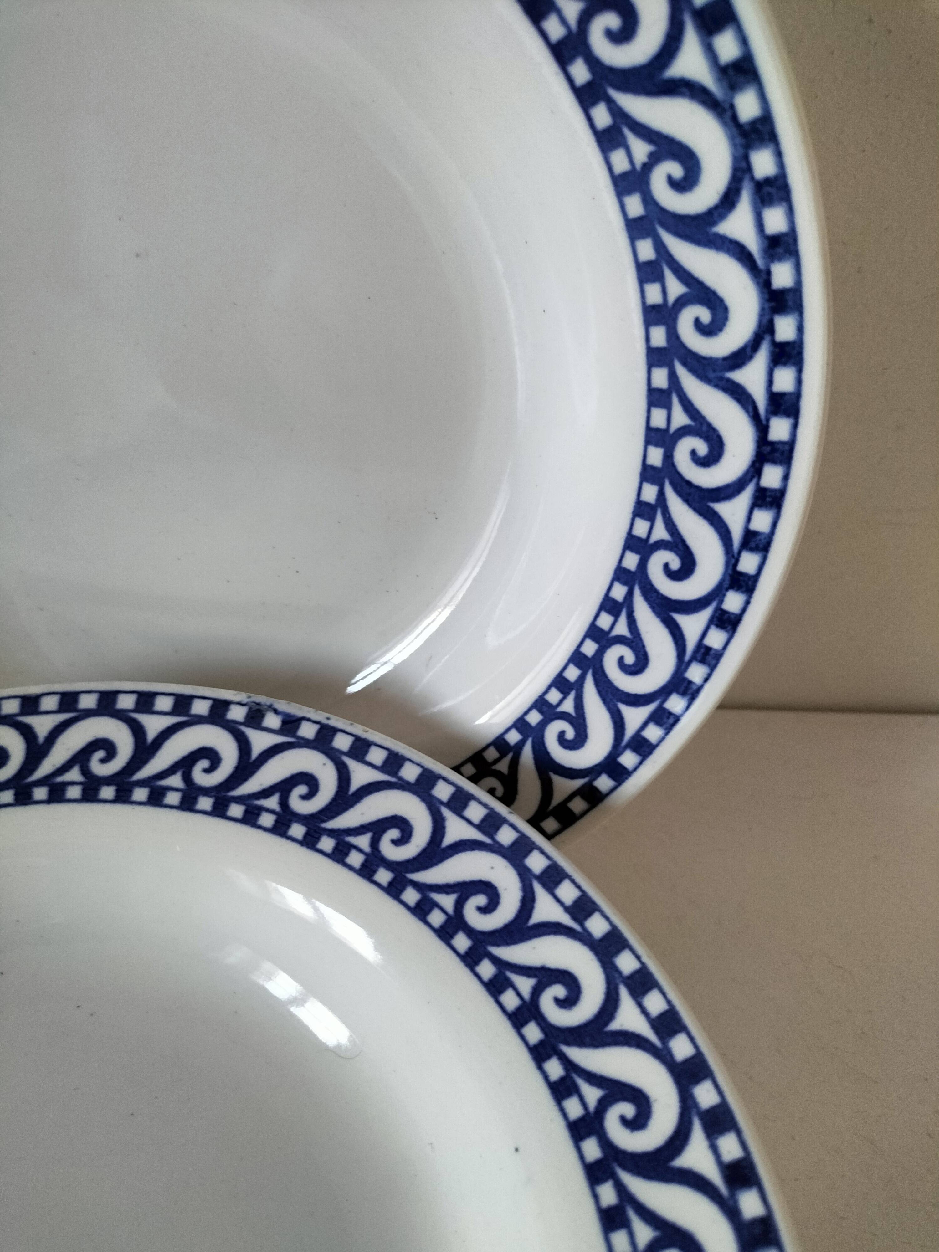 Set of 4 vintage navy blue soup plates