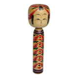 Poupée Kokeshi japonaise datée 1986, signée et numérotée, décor floral multicolore peint à la main,