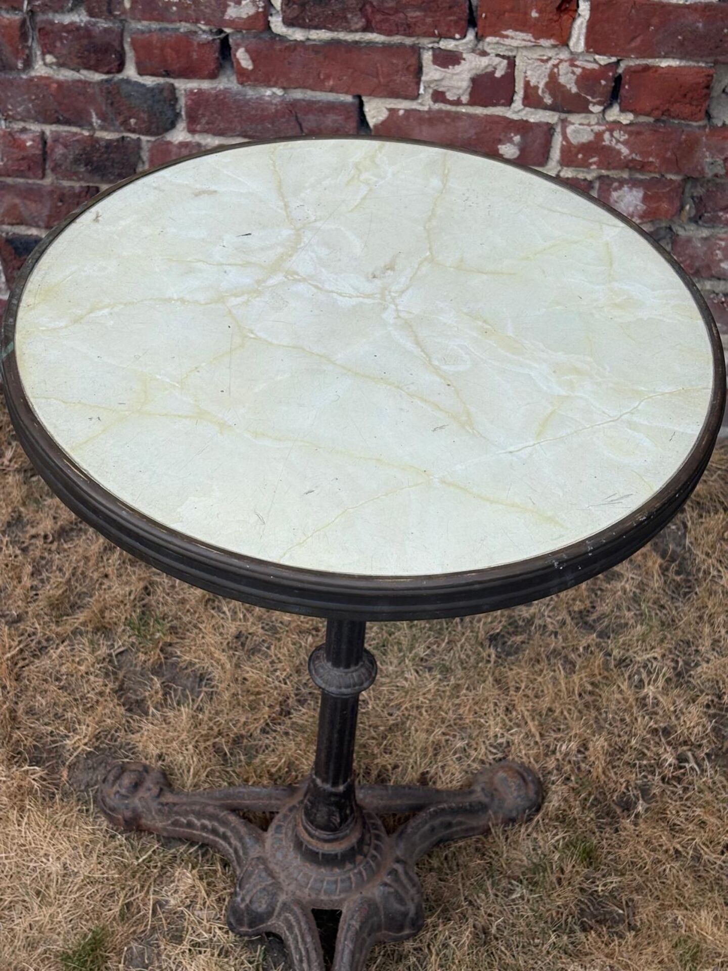 Table de bistrot ancienne