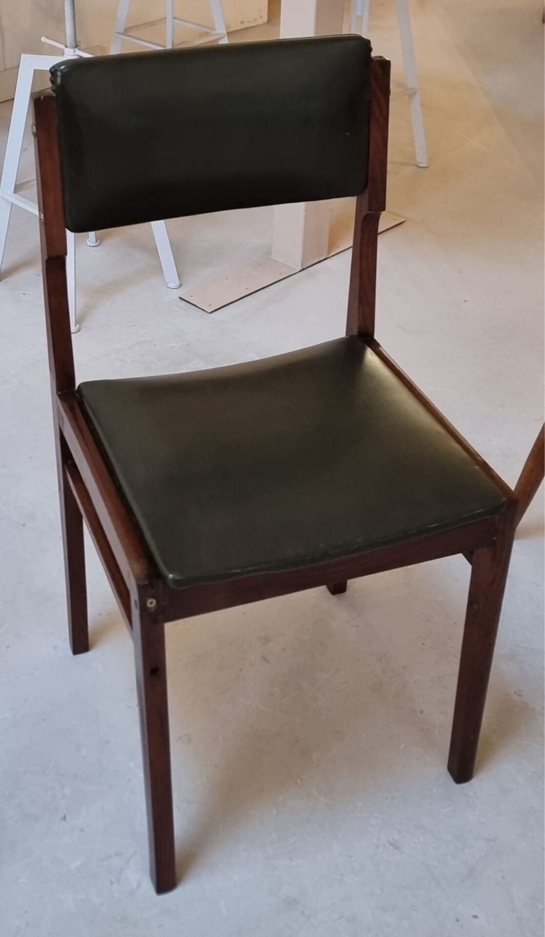 Chaises du milieu du siècle
