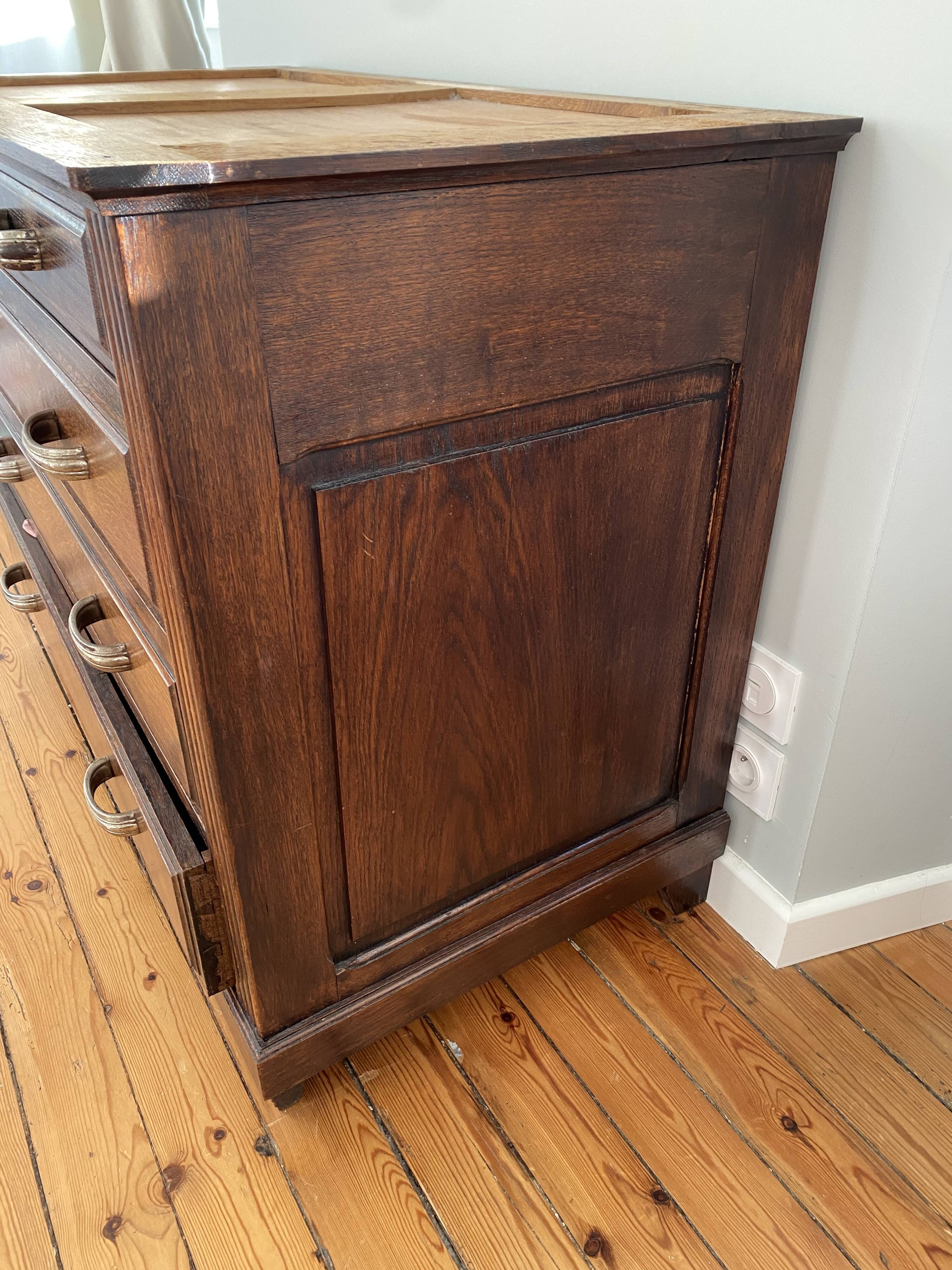 Wooden chest of drawers from the early 20th century