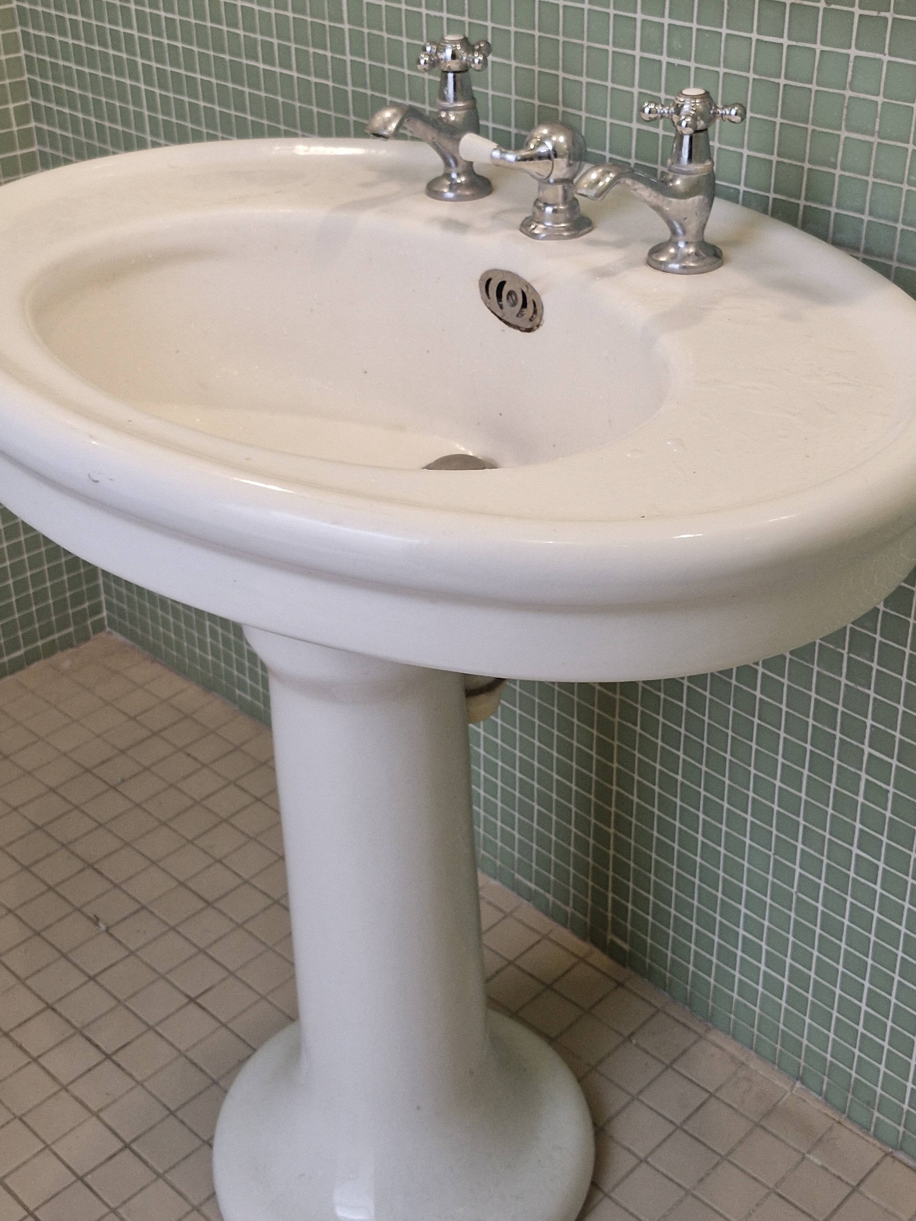 Art Deco washbasin 1925