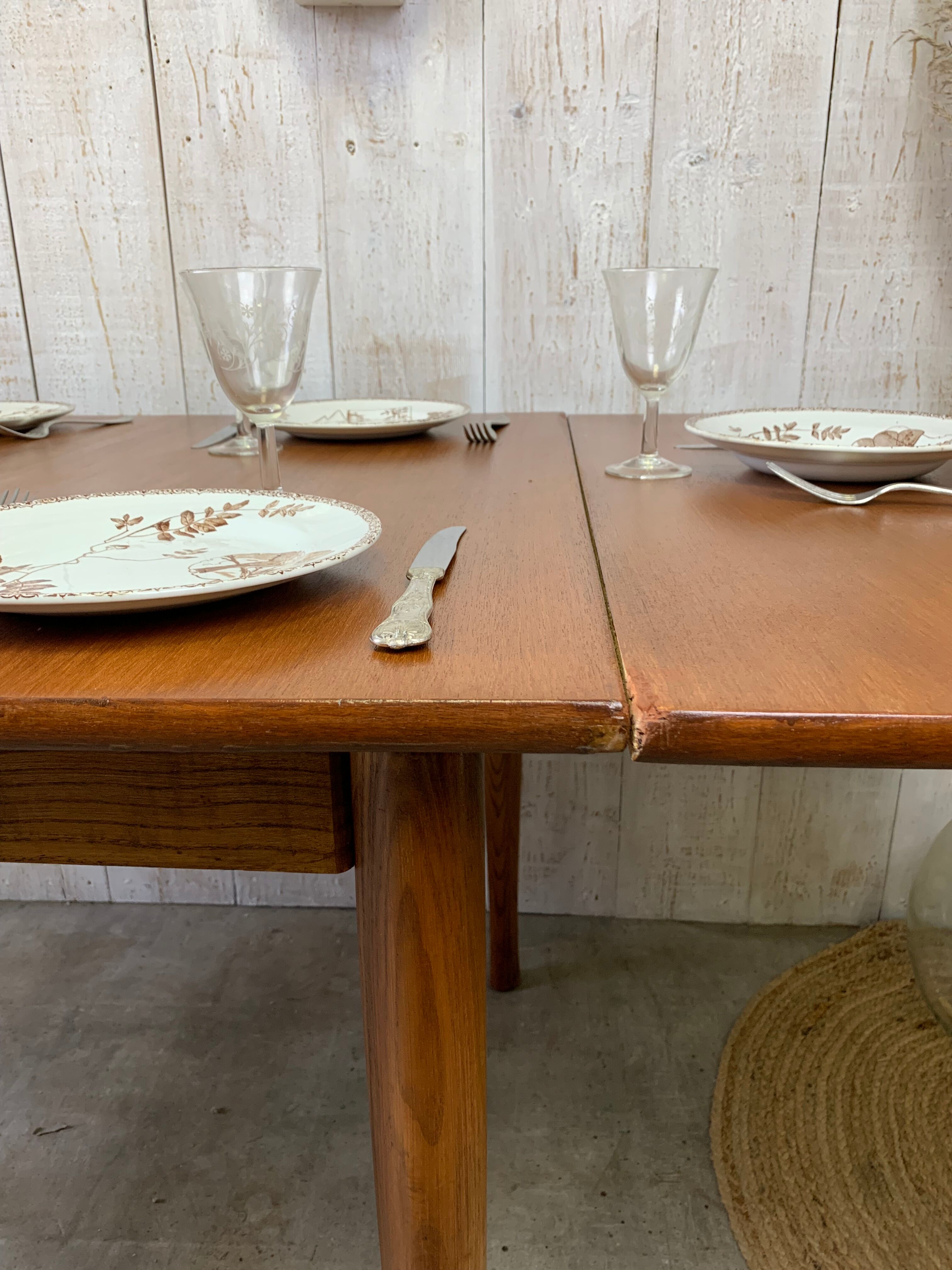 Vintage extendable table