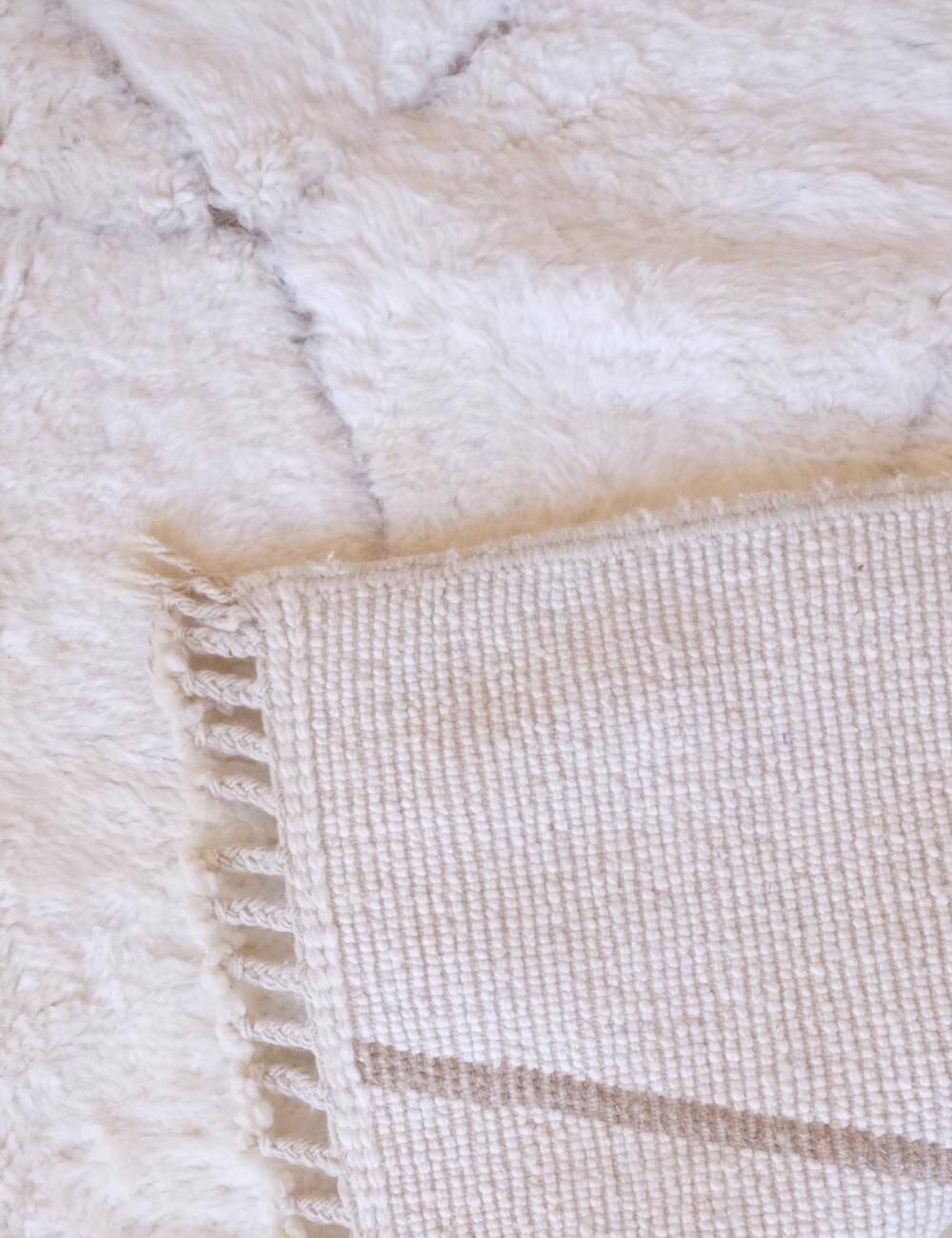White Berber Rug - 292 x 208 cm