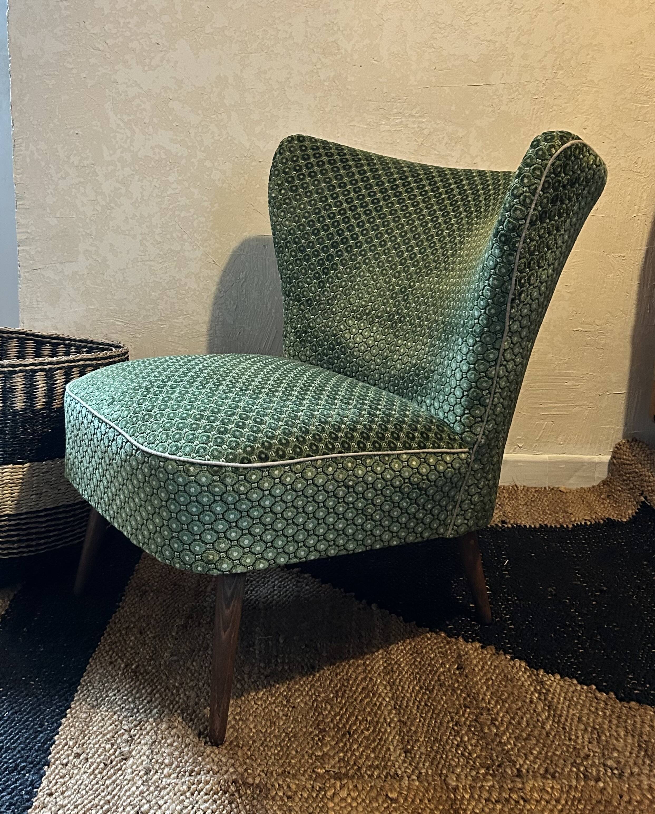 Cocktail chair