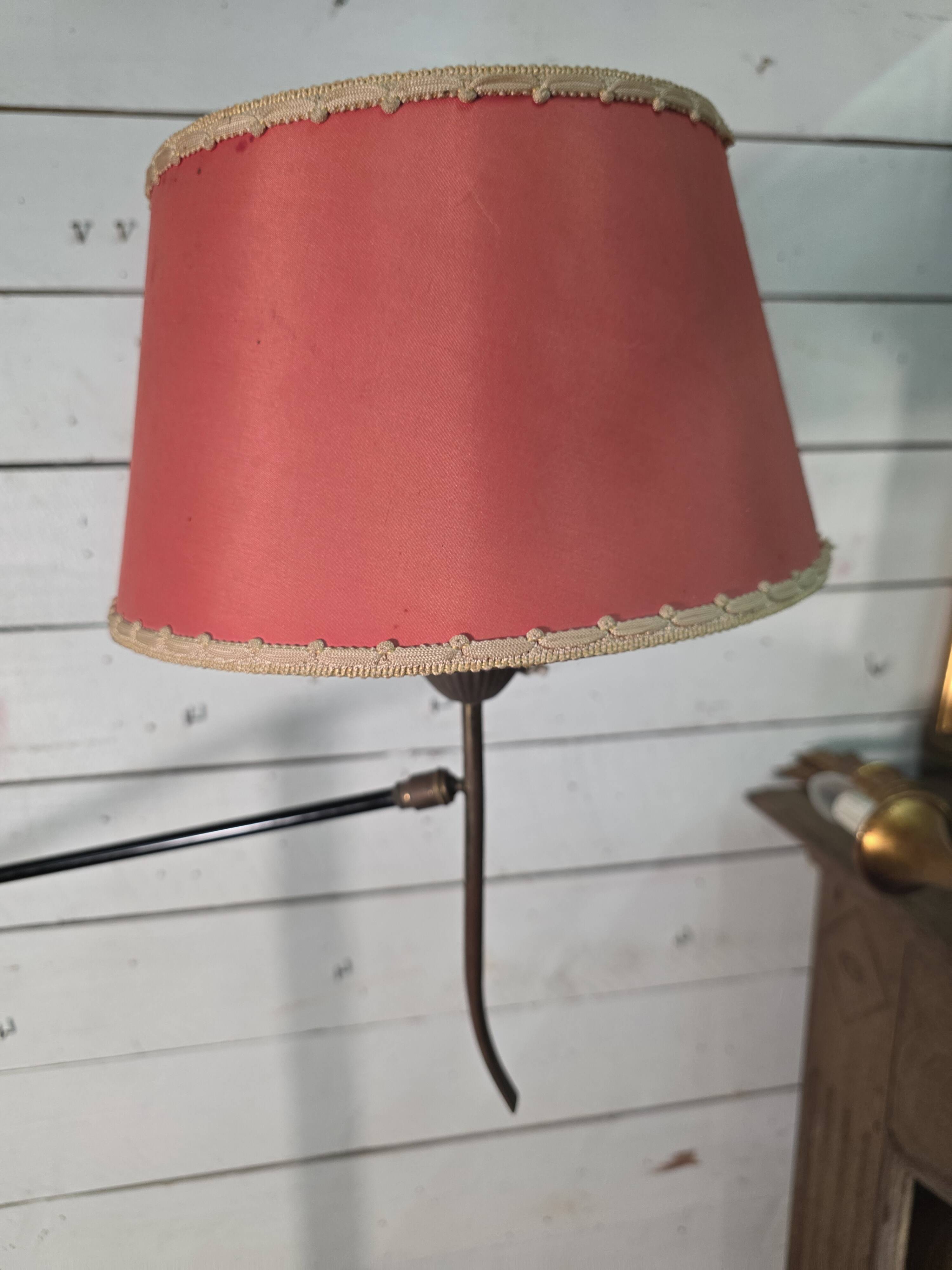 ​Lampadaire tripode à contrepoids Maison Lunel ,Années 50