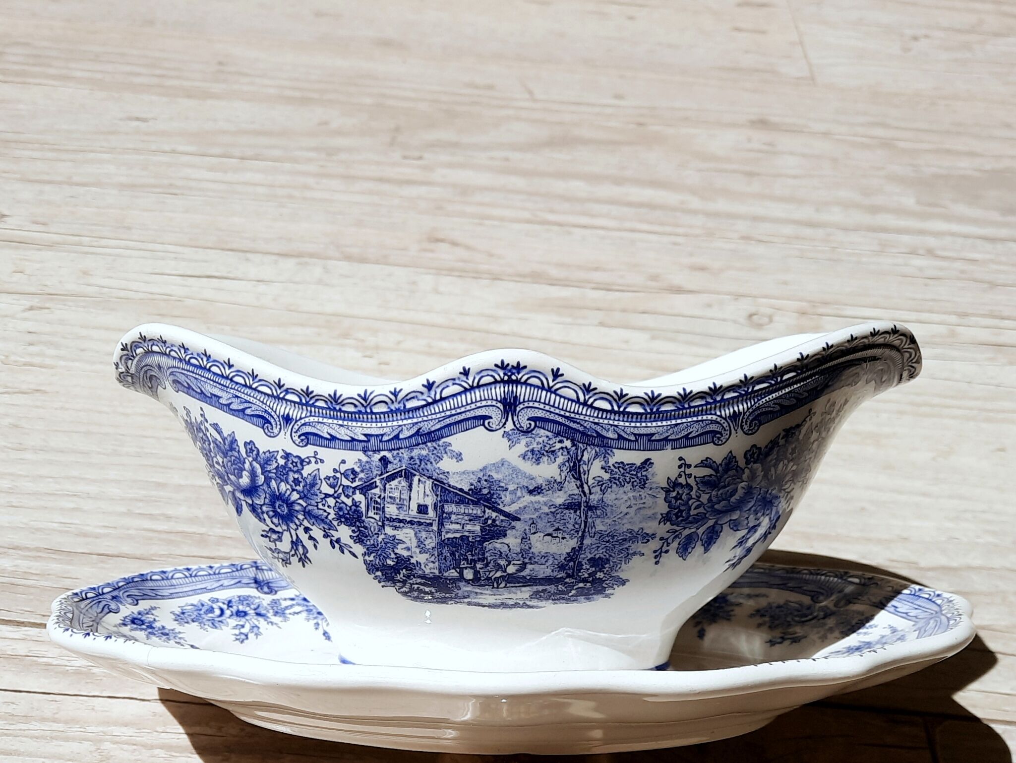 Lunéville - English Cottage - Presentation plate, Cup, Tray, Earthenware Saucière