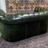 Chesterfield 2-seater green leather sofa from the 1980s