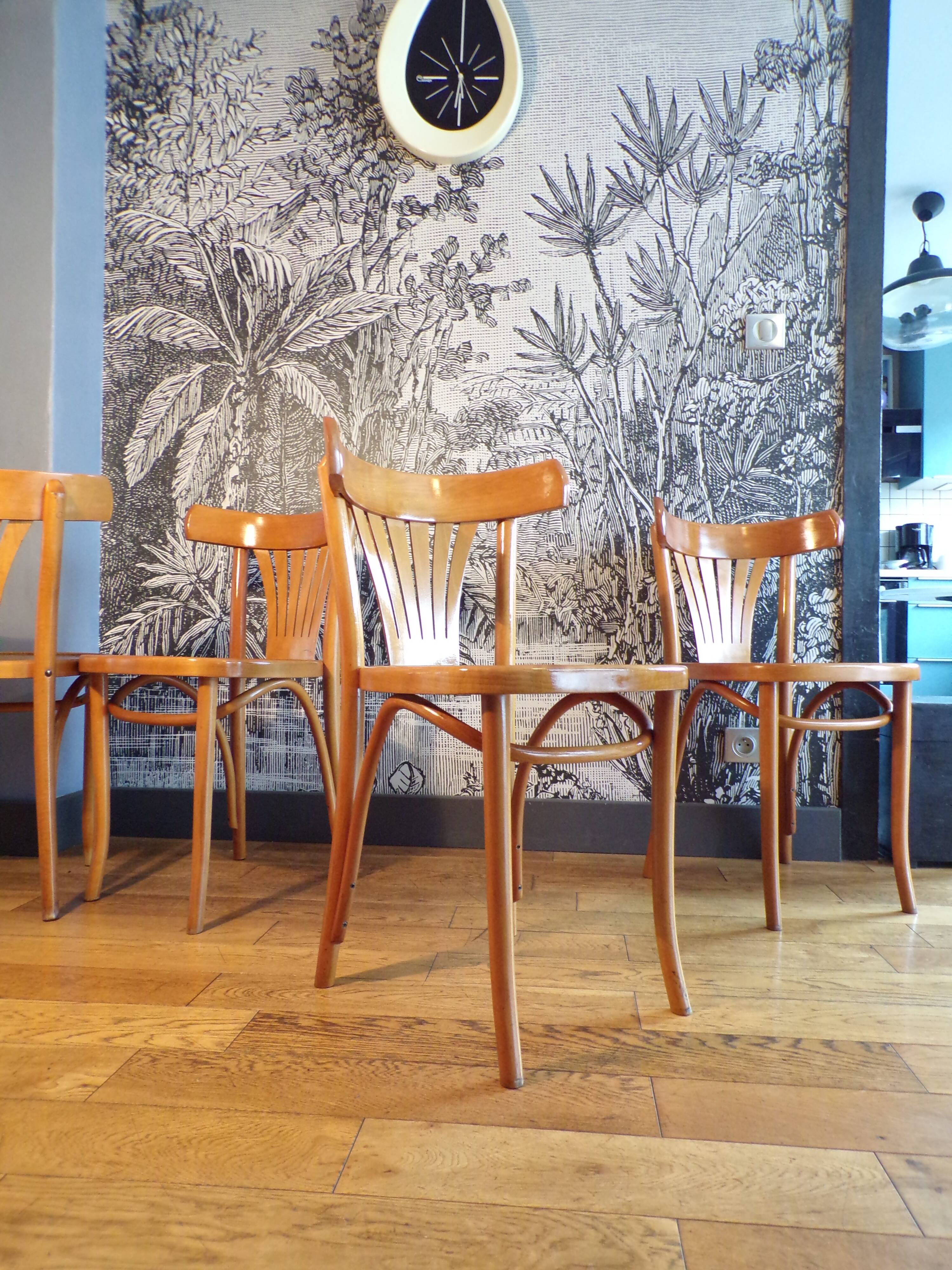 Set of 4 curved wooden bistro chairs