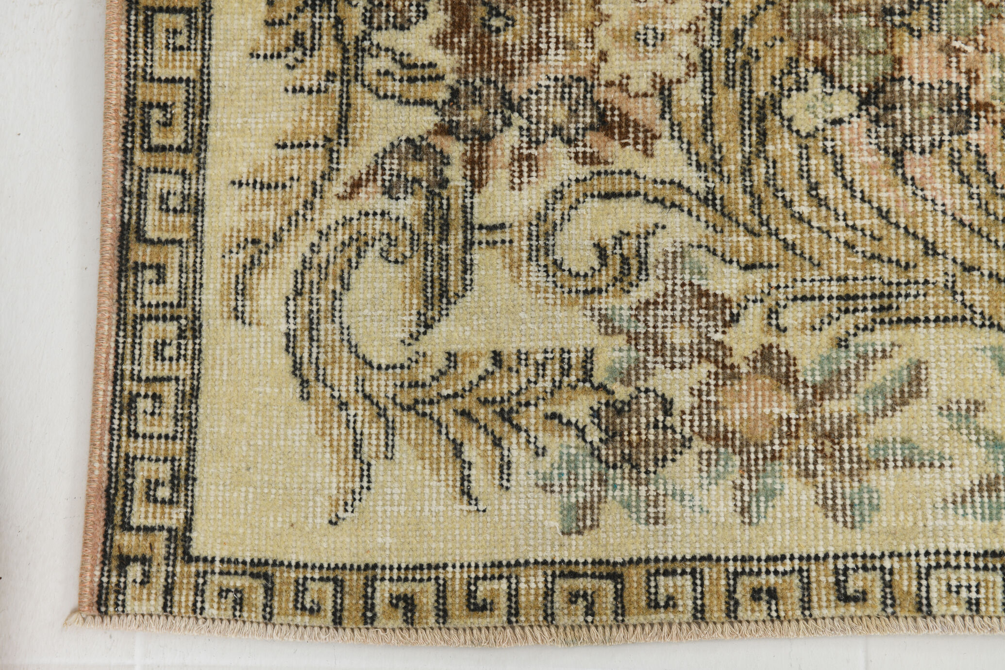 5x9  Faded Classic Turkish Vintage Tapis Rug, 272x172Cm