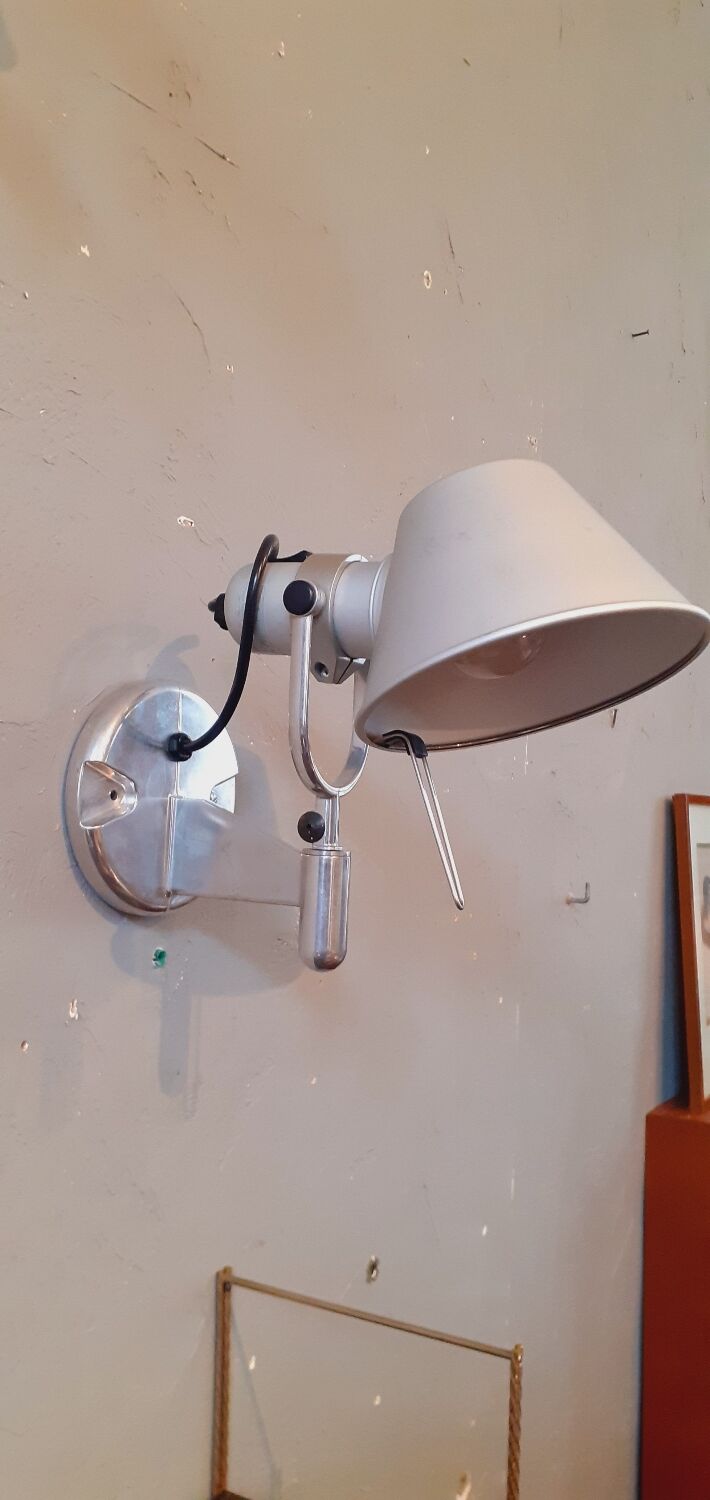 Paire d'appliques murales année 90 Artemide design  Italie