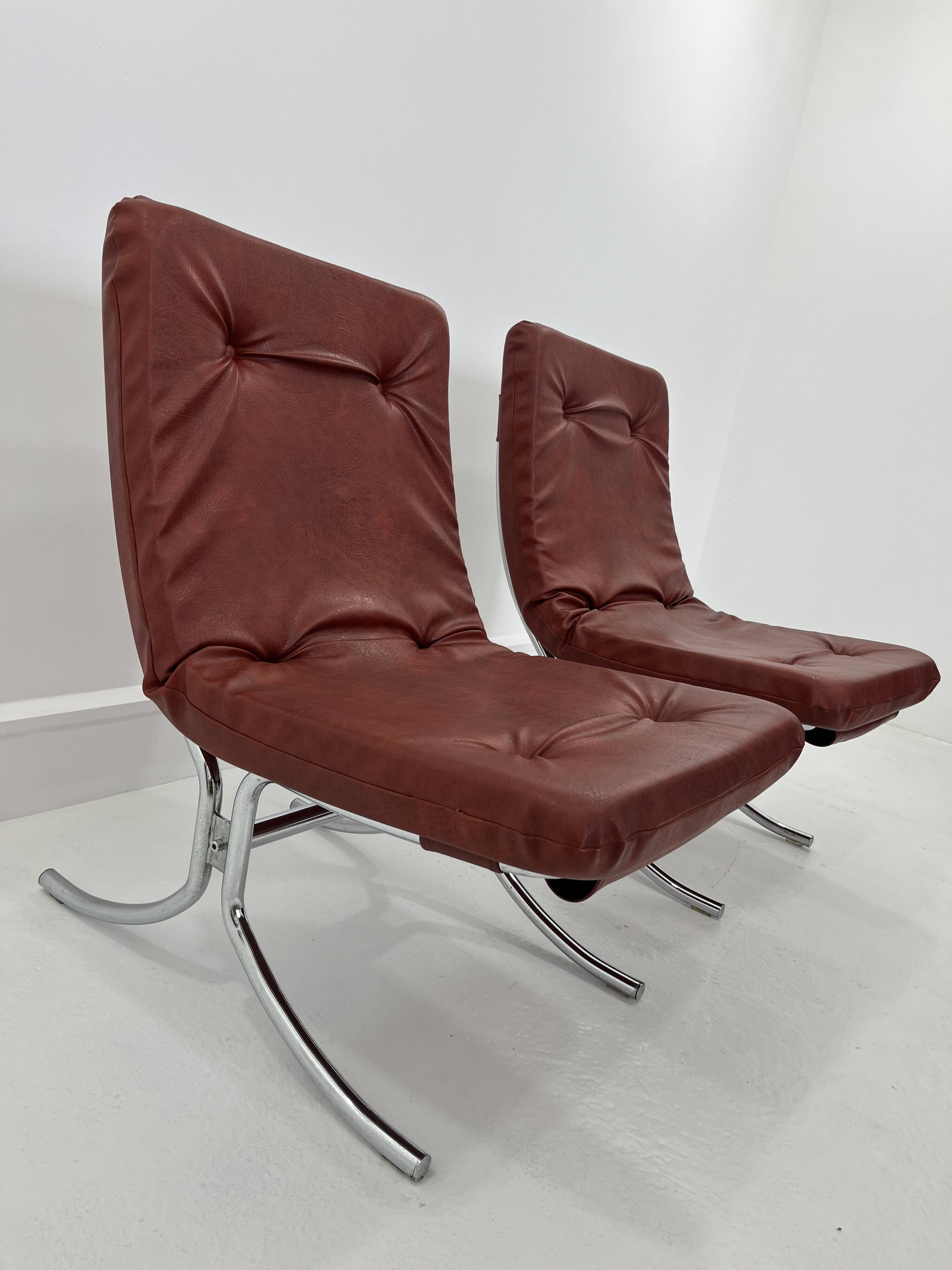 Set of Vintage Lounge Chairs in Chrome and Vinyl, 1970s