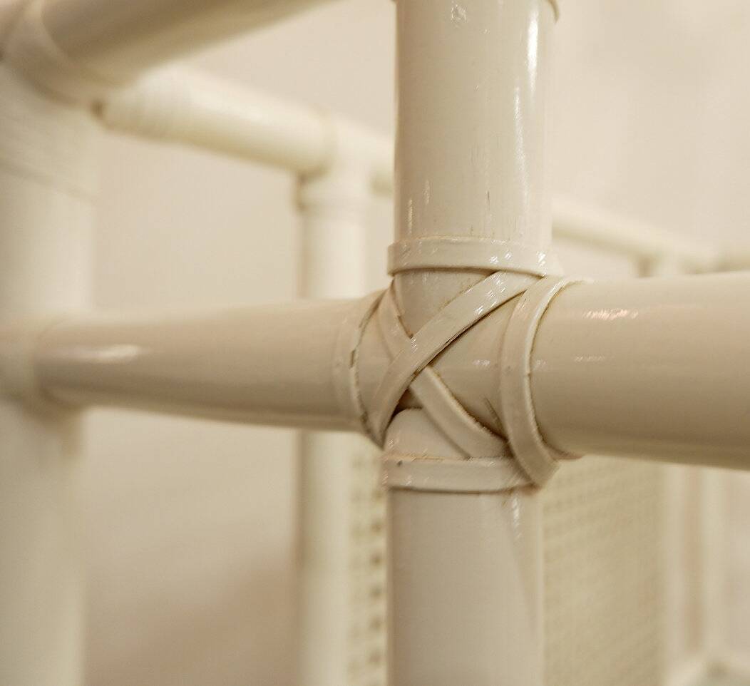 Pair of Lacquered canework shelves, Bamboo and Glass, 1980s - Italy