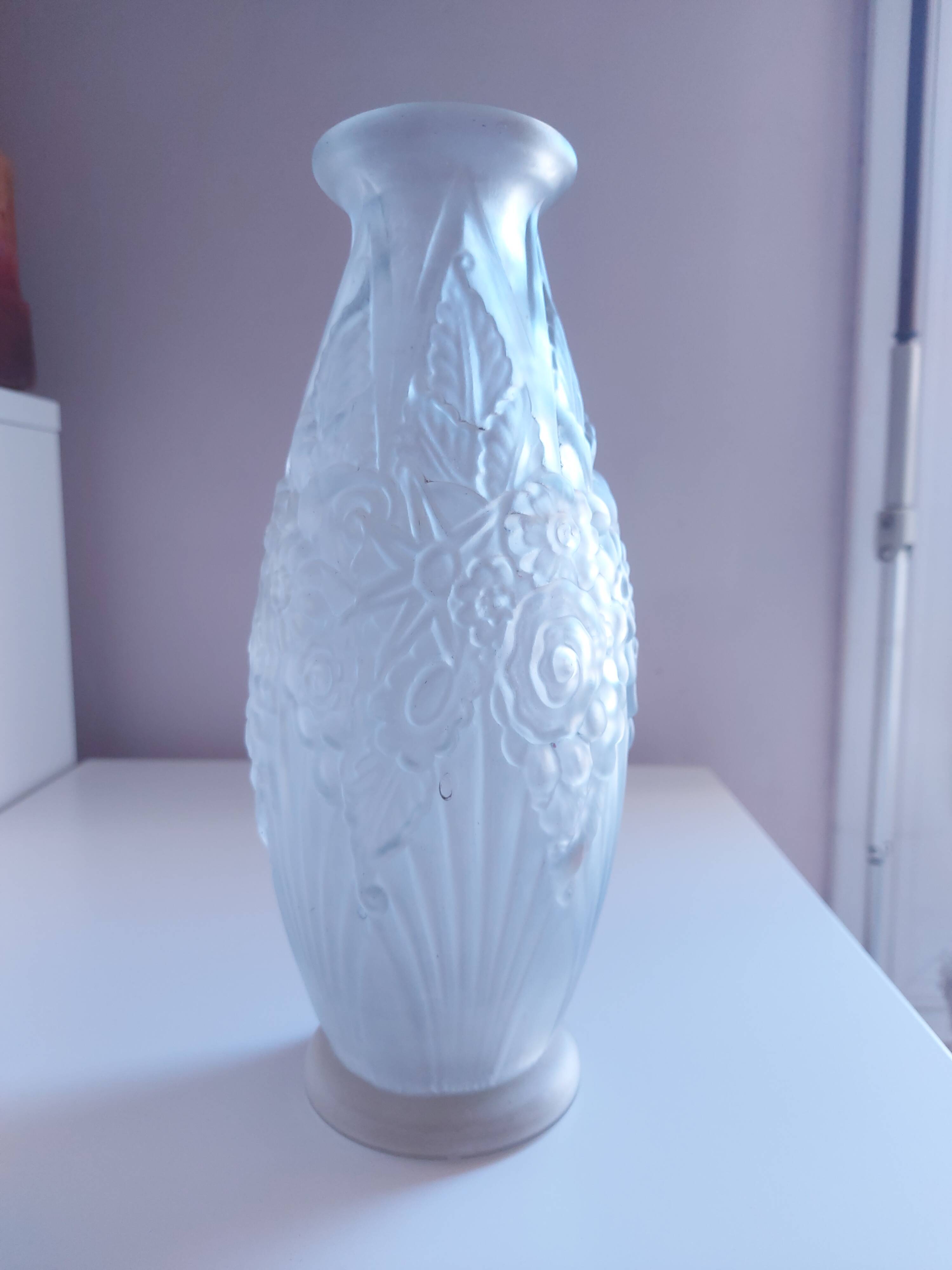 Art deco vase