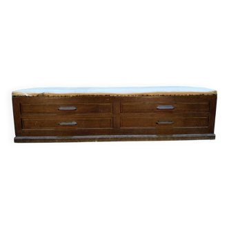 Oak shop bench in chest / trunk