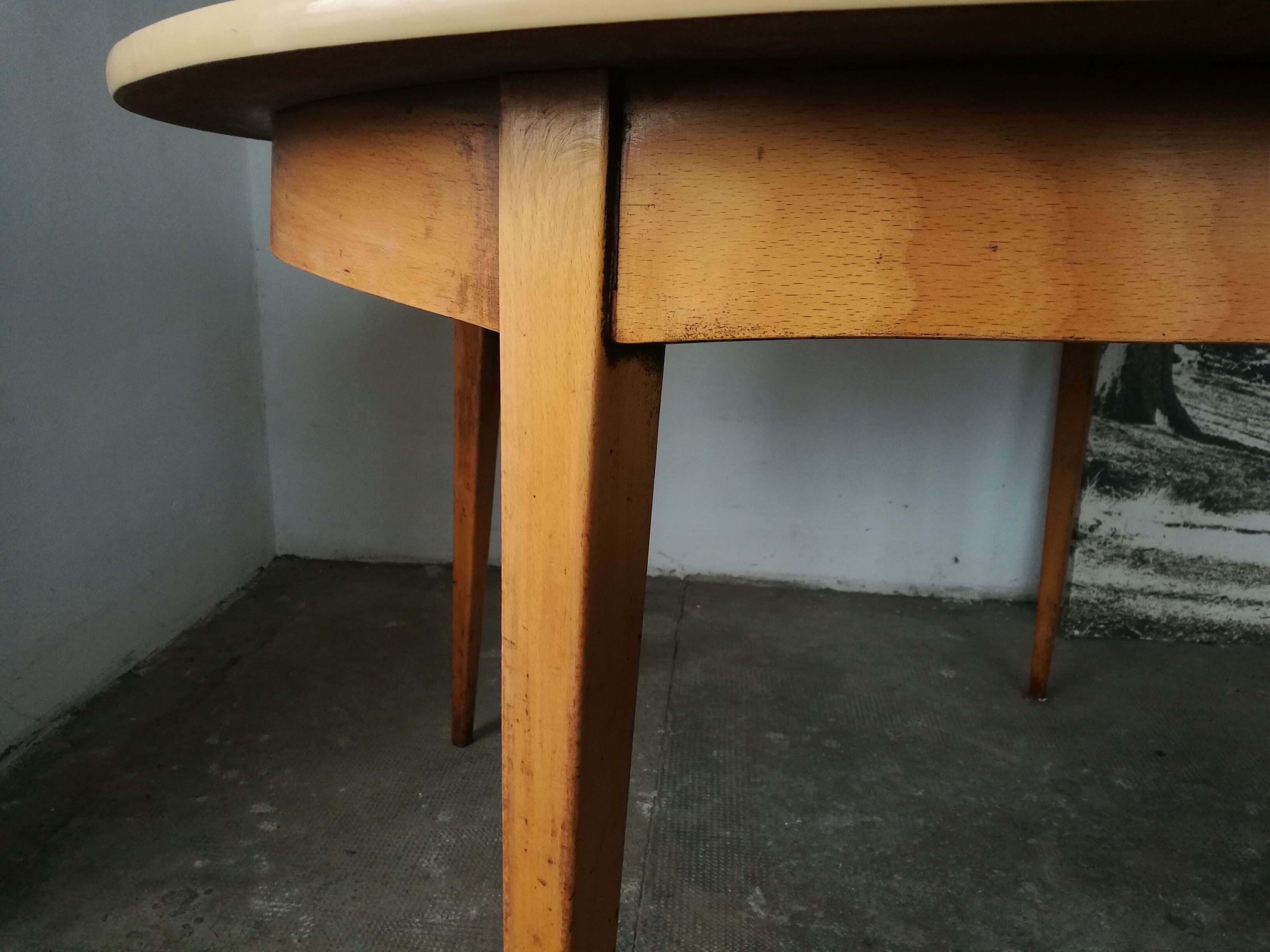 Vintage round table wood and formica