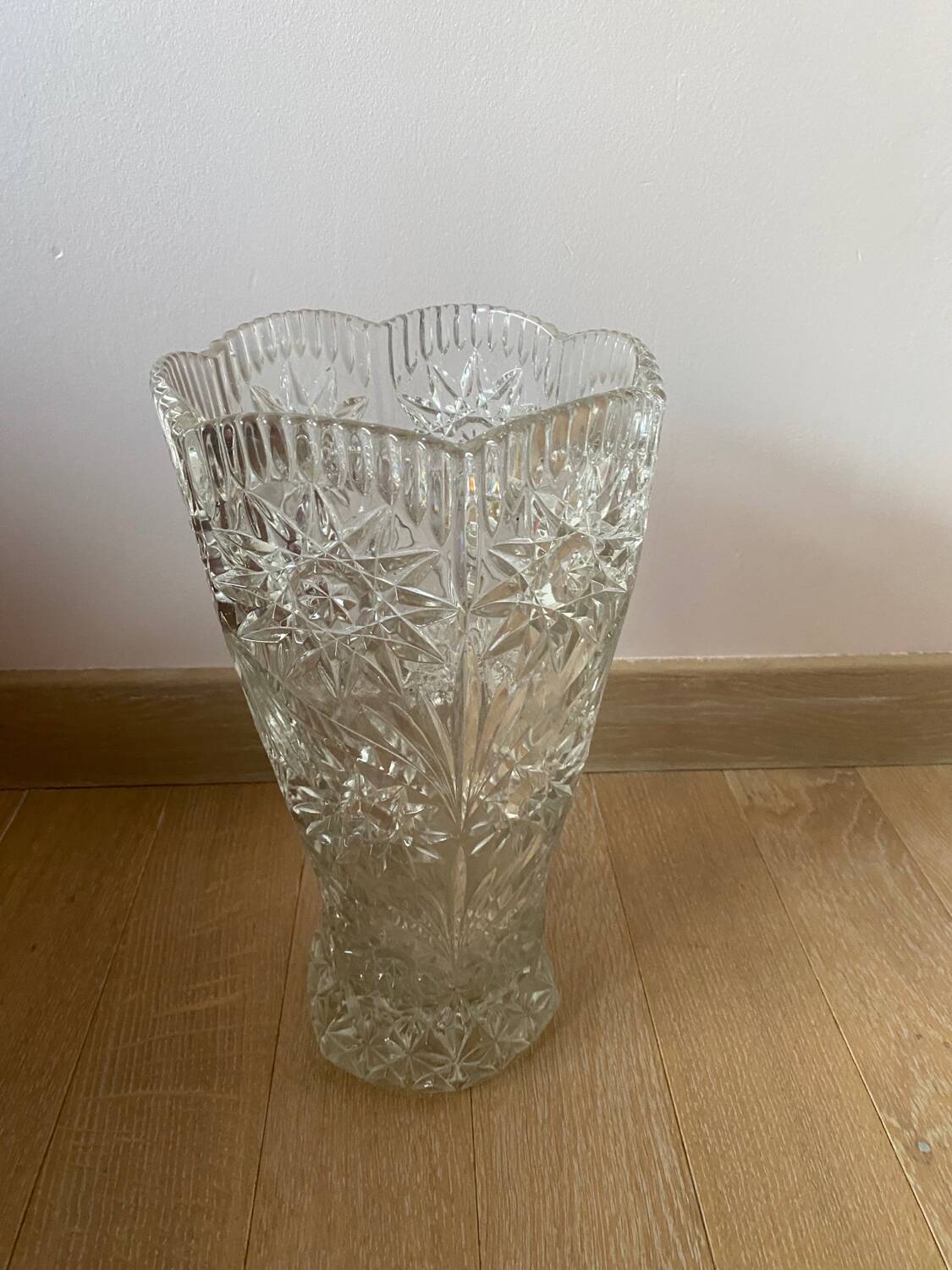 Chiseled glass vase