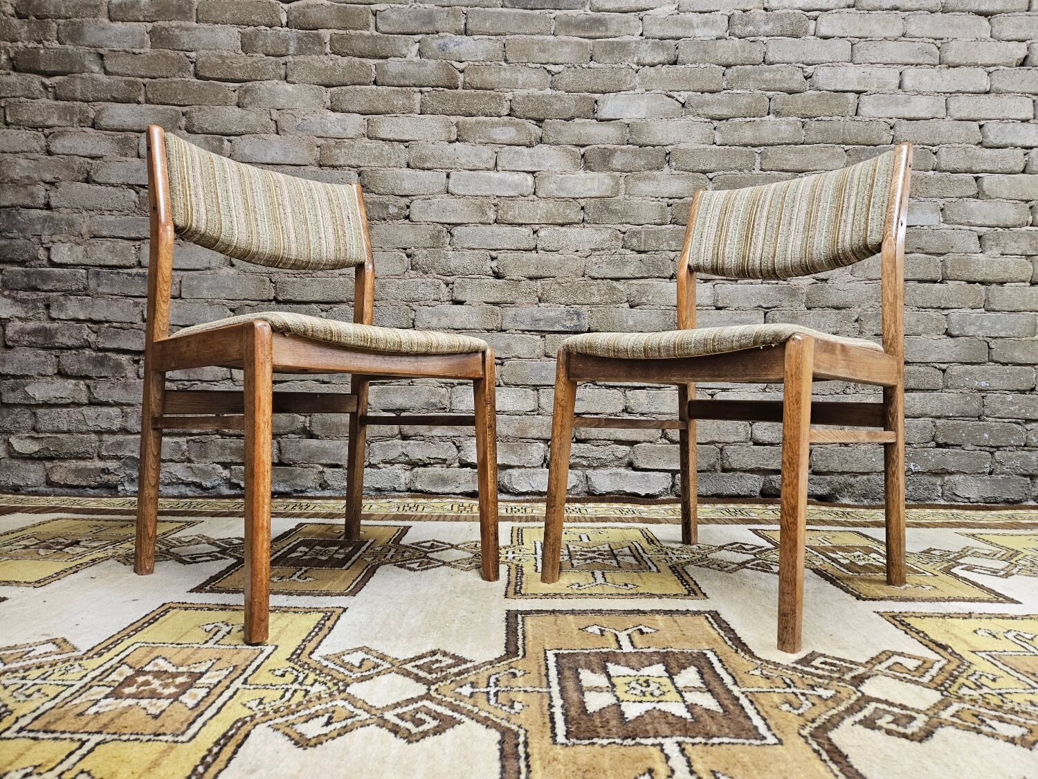 Paire de chaises scandinaves années 70