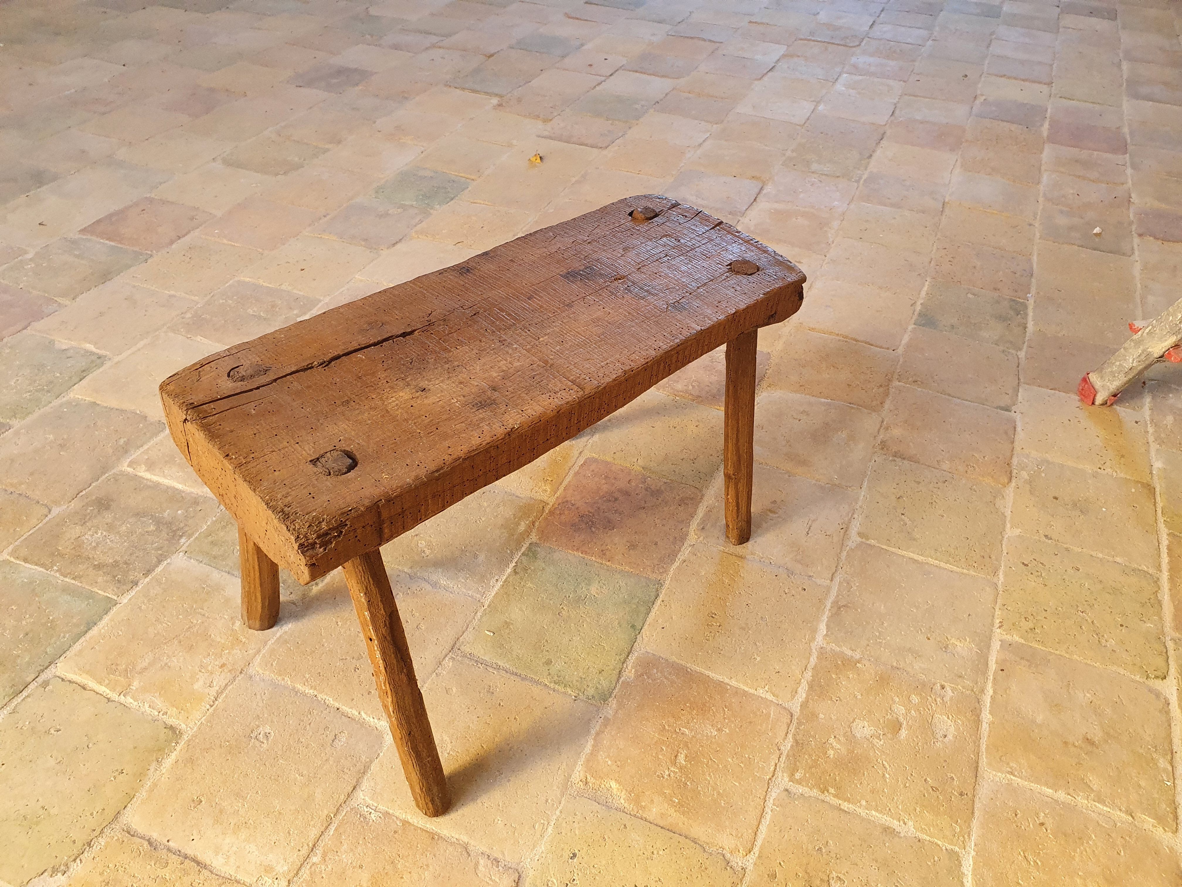Brutalist trading bench