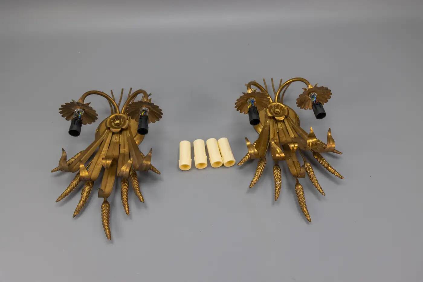 Pair of Hollywood Regency Style Gilt Metal Wheat Sheaf Wall Sconces, 1970s