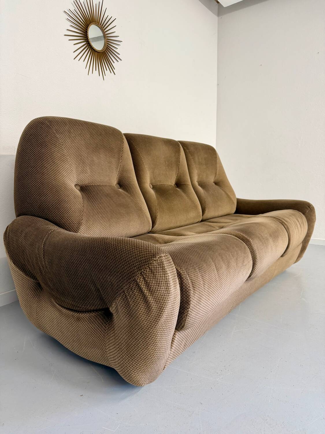 Cosy 3-seater sofa, convertible, French design from the 70s, vintage.