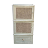 Armoire en bois patiné